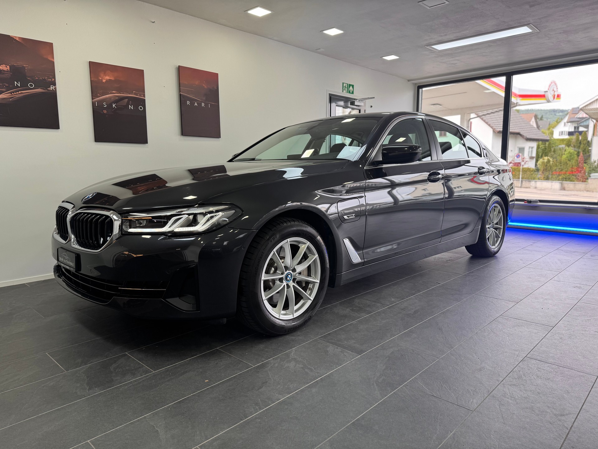 BMW 530e xDrive Steptronic *CH-Fahrzeug / 1. Hand / Leder Dakota / Rückfahrkamera / Adaptiver LED / Driving Assistent*