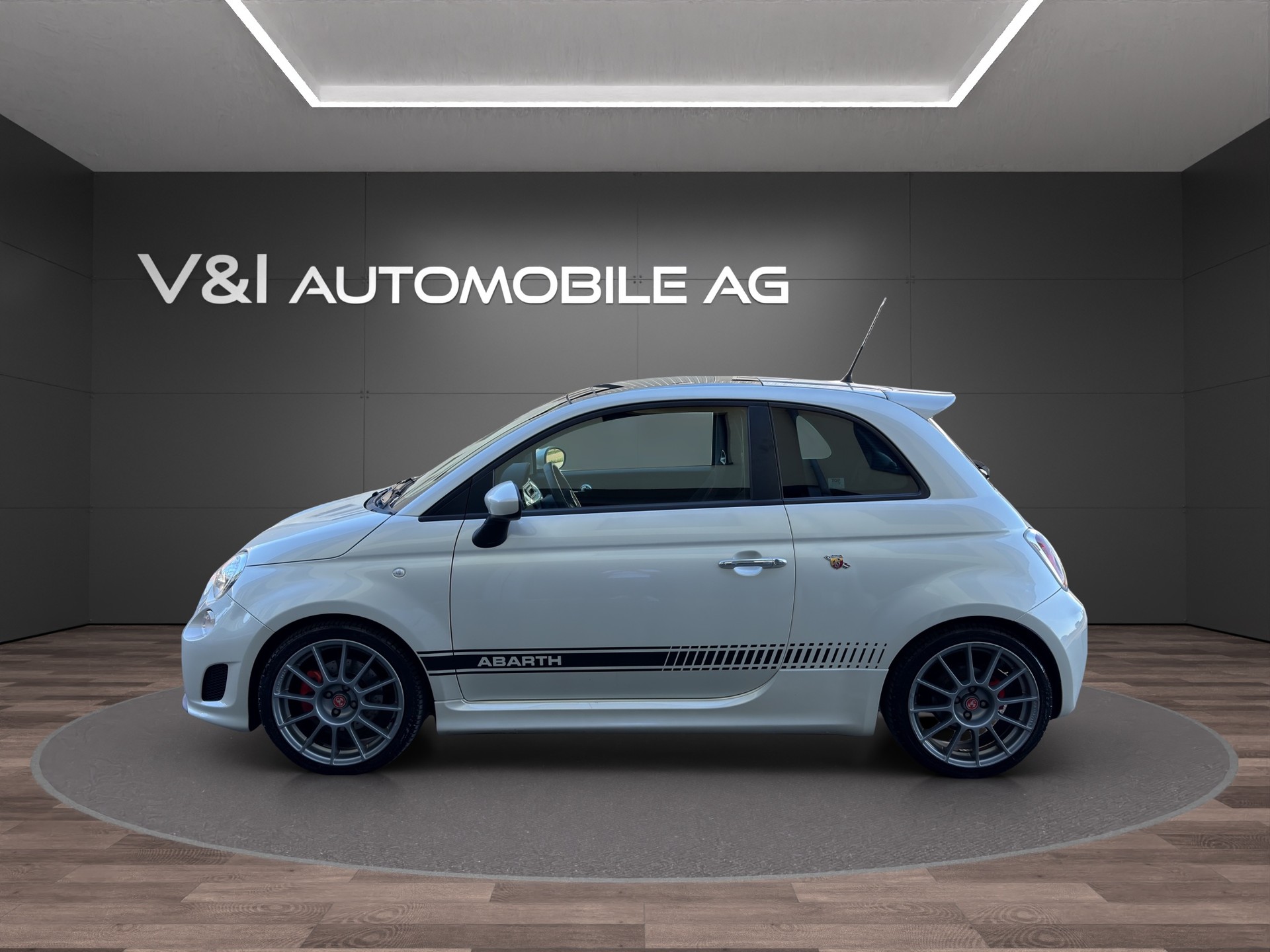 FIAT 500 1.4 16V Turbo Abarth 695 SS-image-6