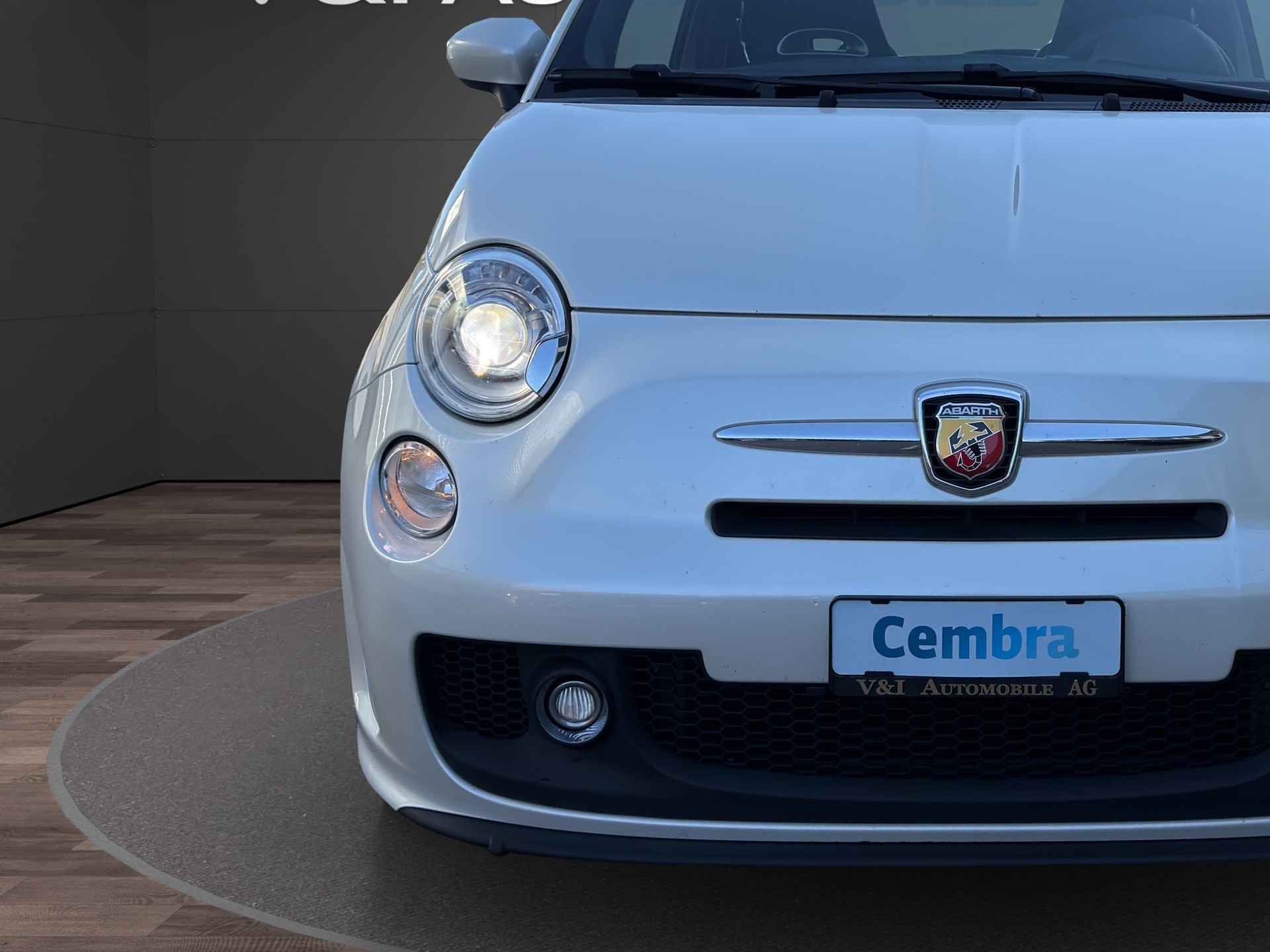 FIAT 500 1.4 16V Turbo Abarth 695 SS-image-8