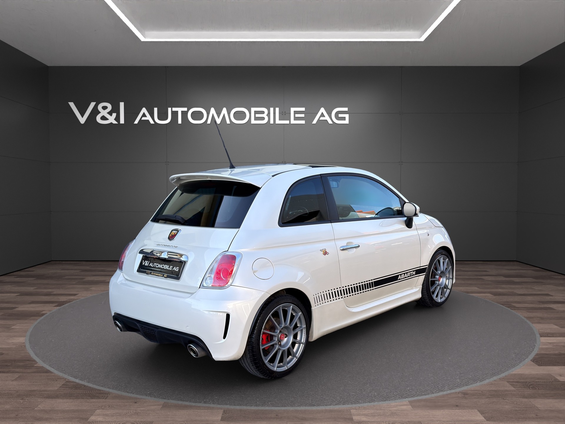 FIAT 500 1.4 16V Turbo Abarth 695 SS-image-3