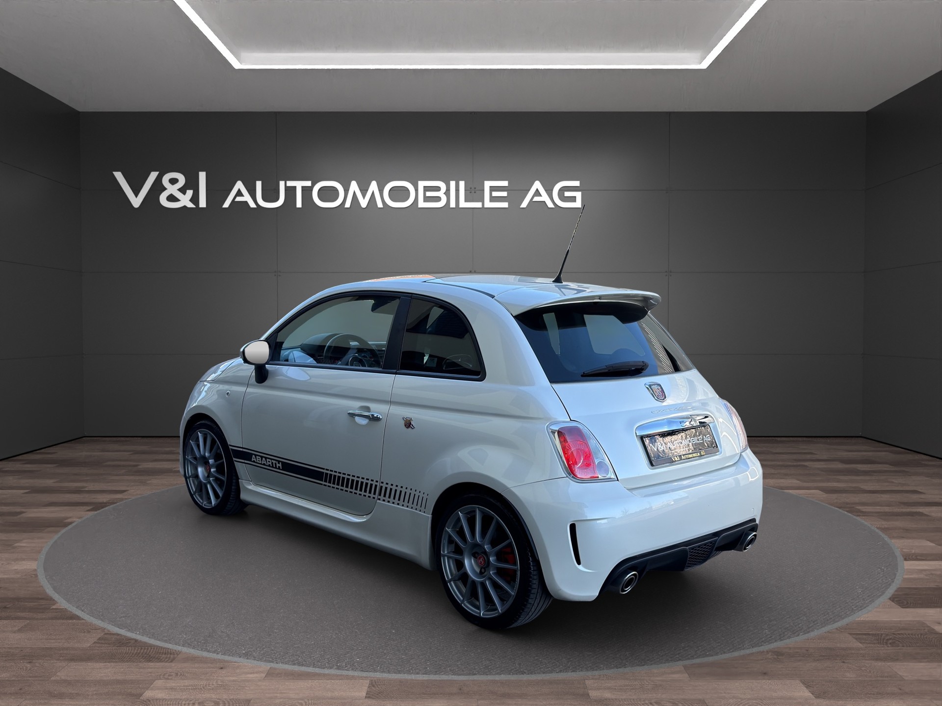 FIAT 500 1.4 16V Turbo Abarth 695 SS-image-4