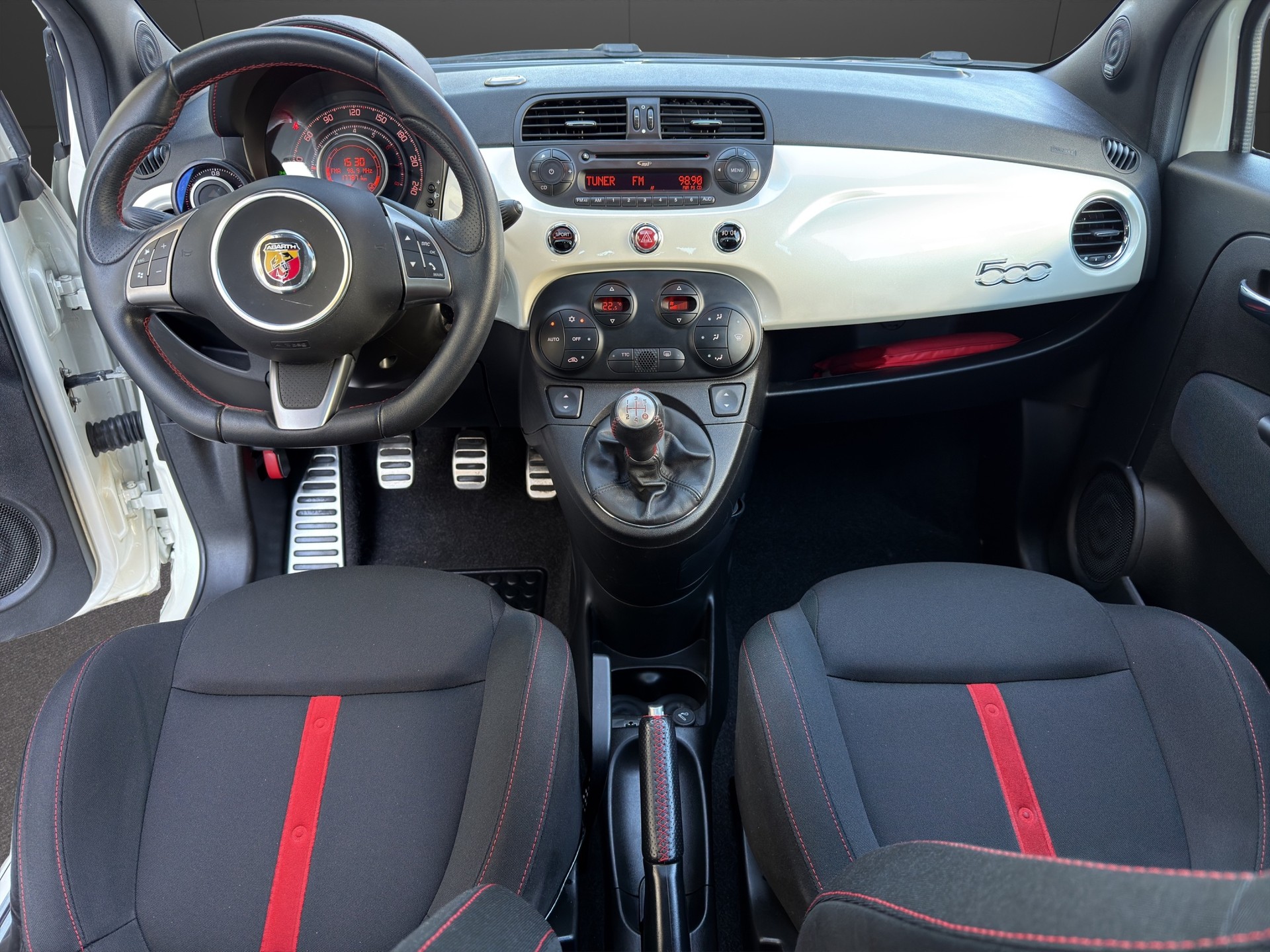 FIAT 500 1.4 16V Turbo Abarth 695 SS-image-10