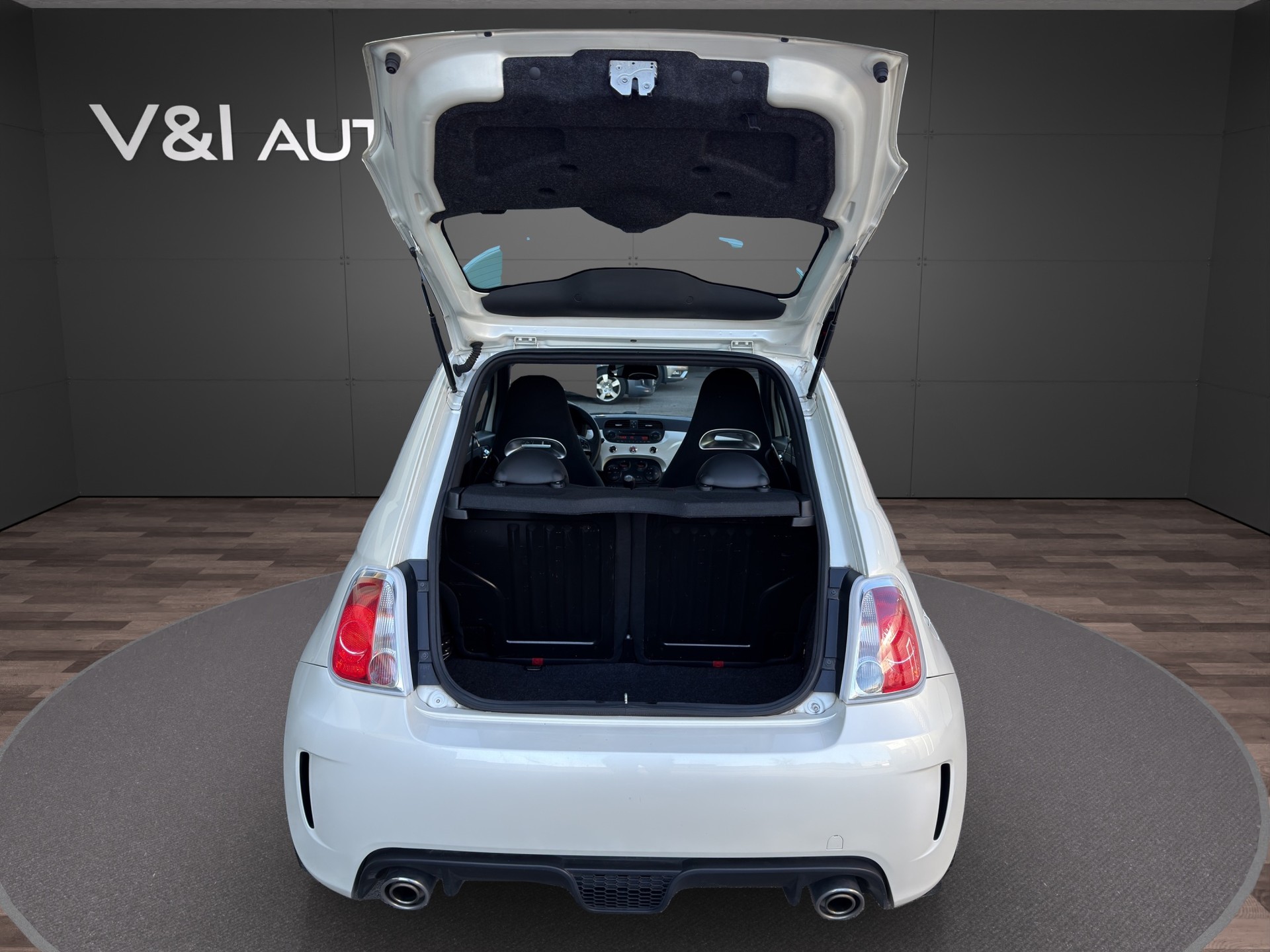 FIAT 500 1.4 16V Turbo Abarth 695 SS-image-22