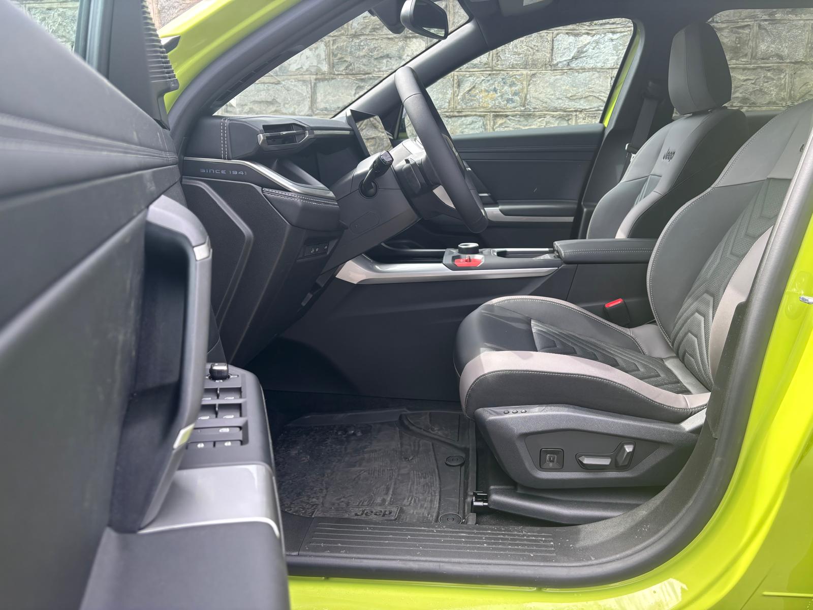 JEEP Compass 1.2 T e-Hybrid First Edition-image-6