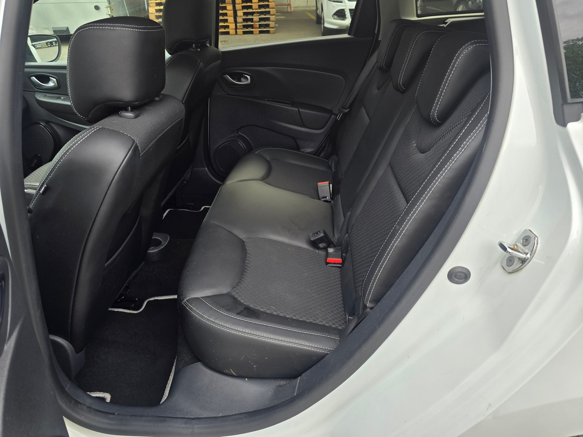 RENAULT Clio Grandtour 1.5 dCi Intens EDC-image-12