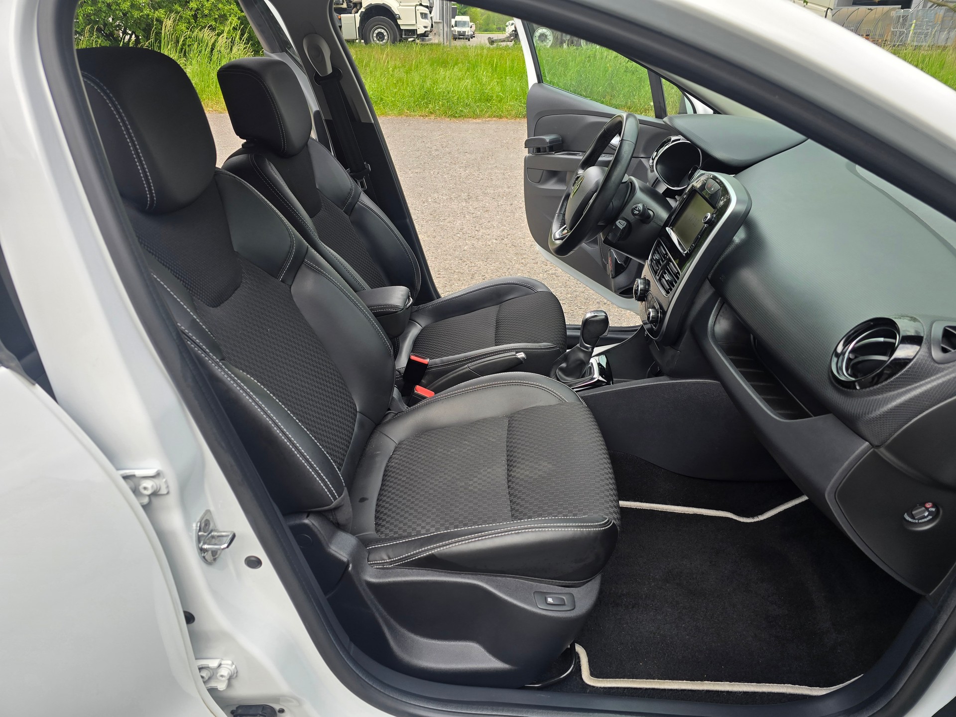 RENAULT Clio Grandtour 1.5 dCi Intens EDC-image-13