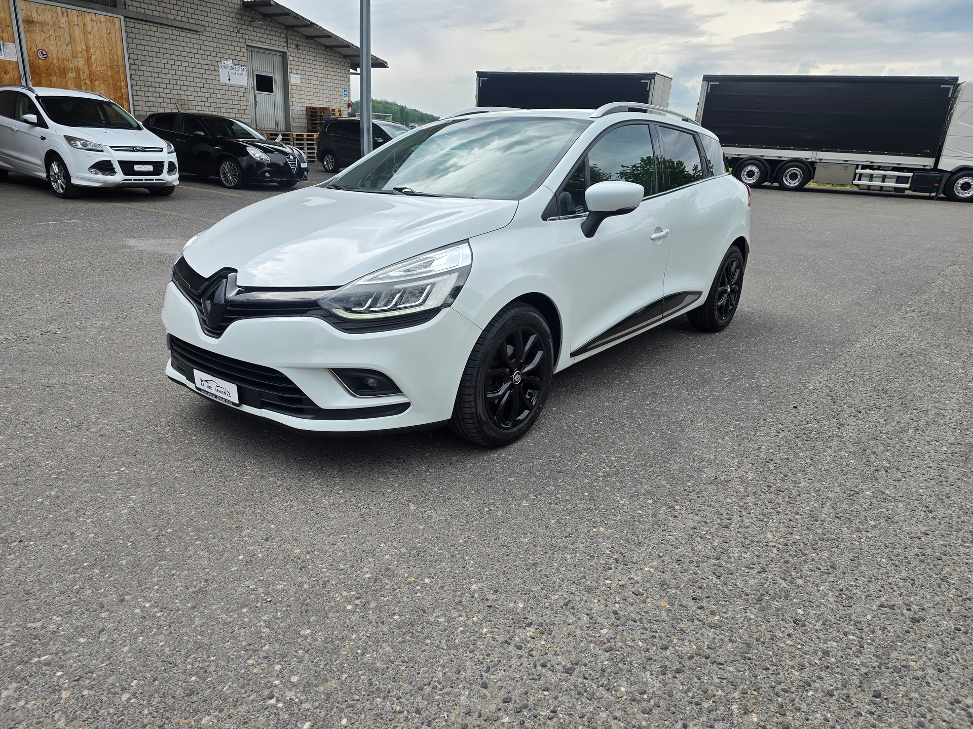 RENAULT Clio Grandtour 1.5 dCi Intens EDC-image-2