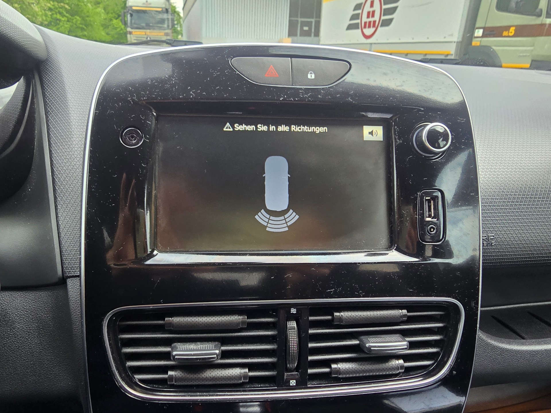 RENAULT Clio Grandtour 1.5 dCi Intens EDC-image-22