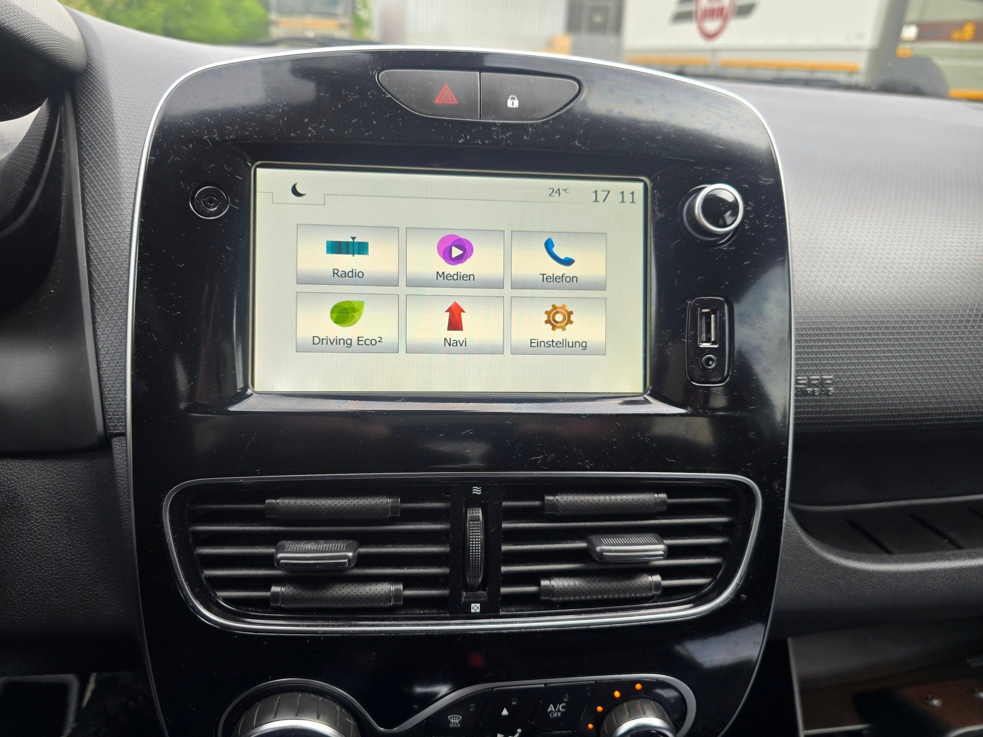 RENAULT Clio Grandtour 1.5 dCi Intens EDC-image-18