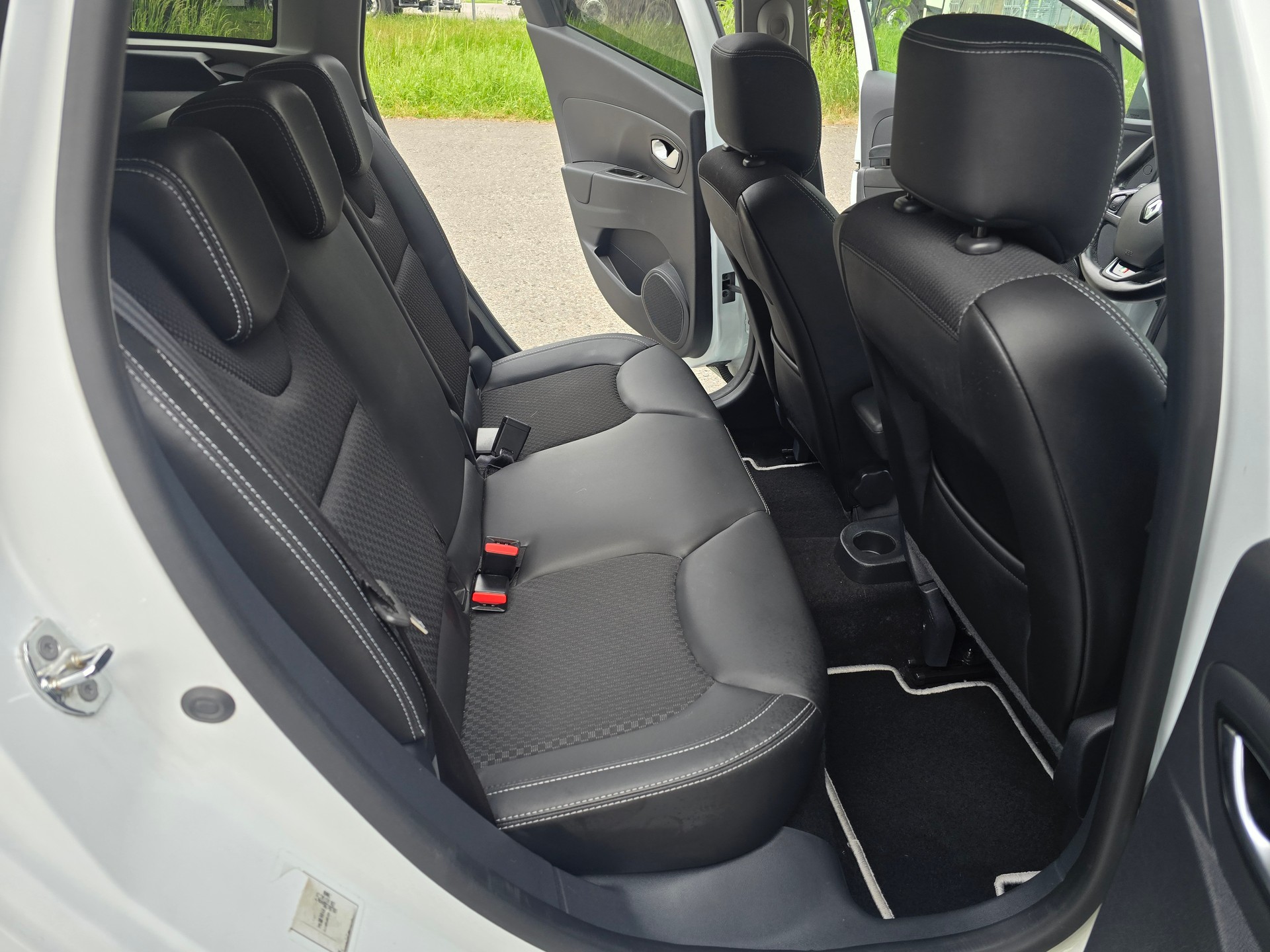 RENAULT Clio Grandtour 1.5 dCi Intens EDC-image-14