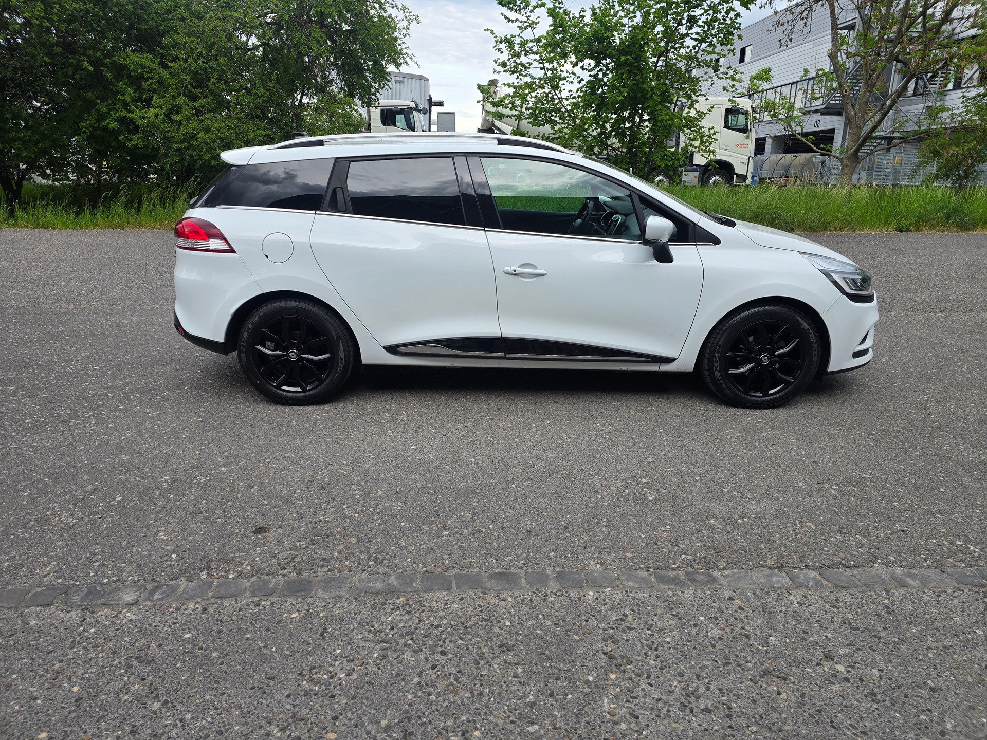 RENAULT Clio Grandtour 1.5 dCi Intens EDC-image-7