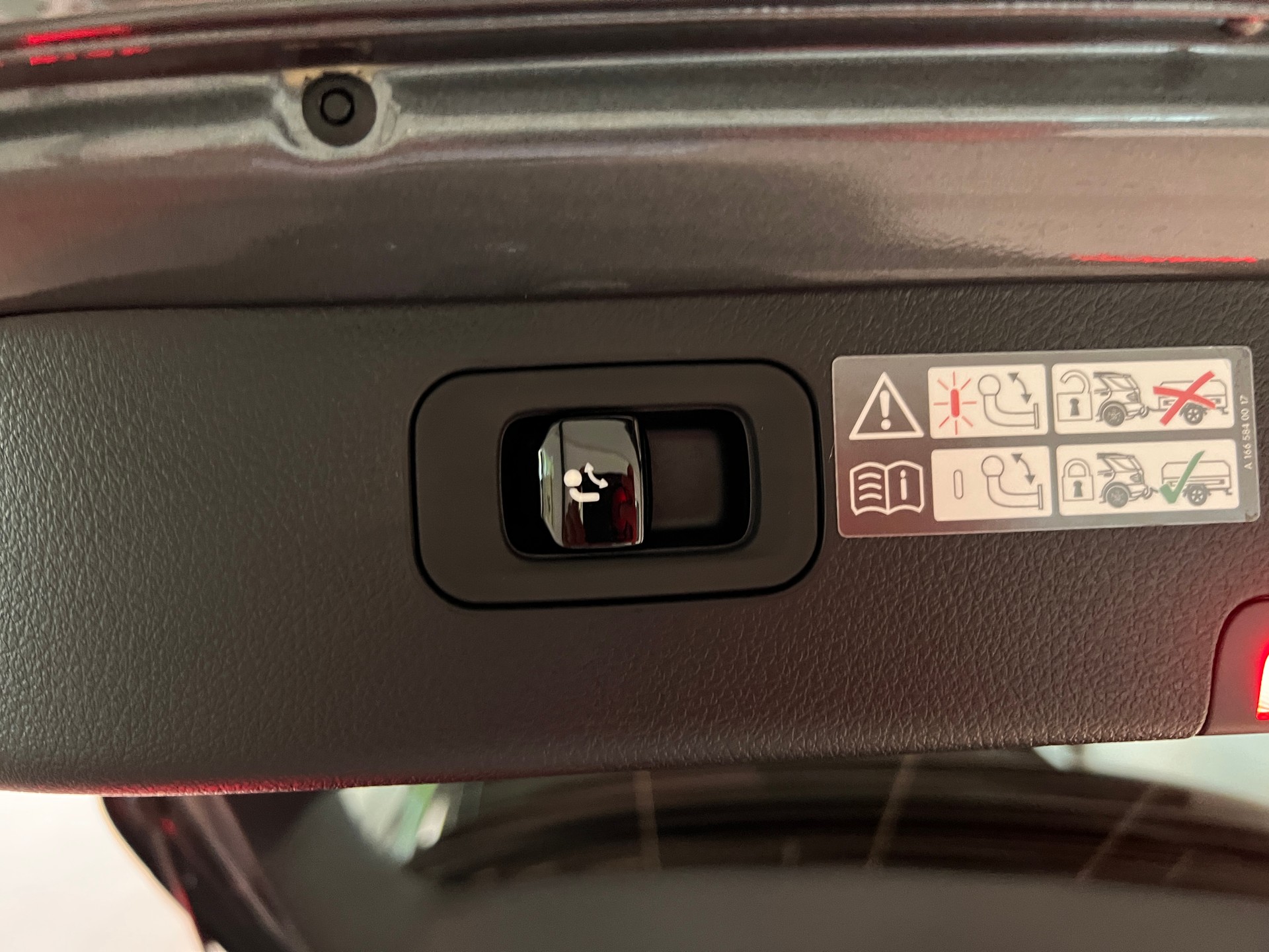 MERCEDES-BENZ C 220 d T 4 Matic Swiss Star-image-7