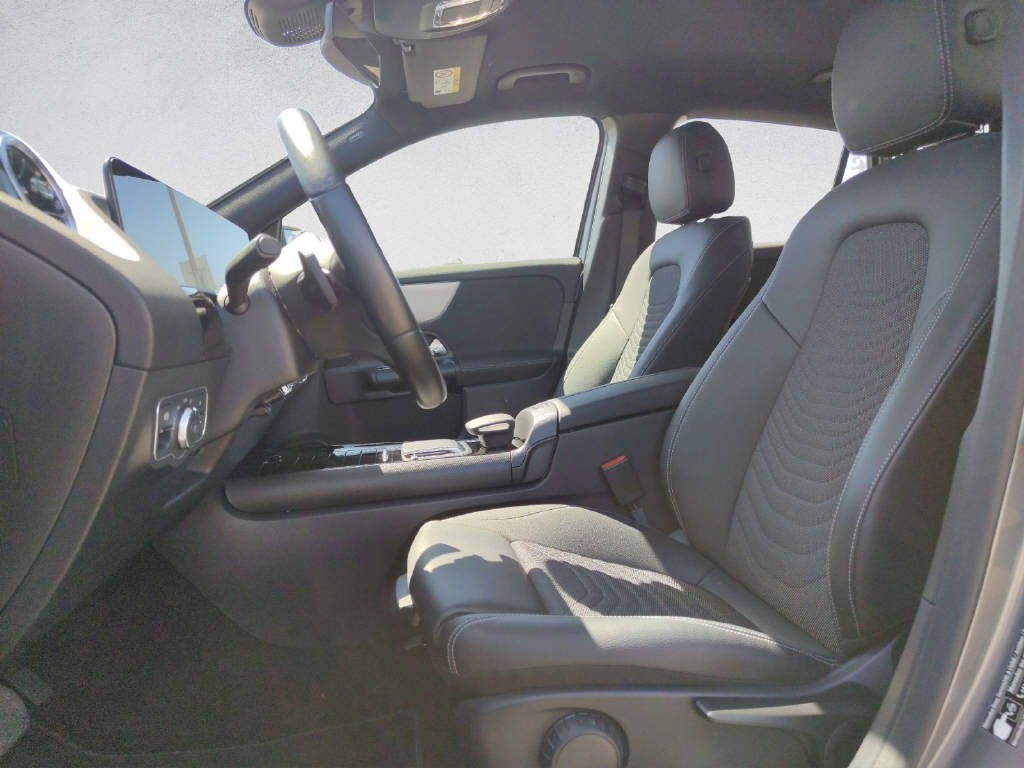 MERCEDES-BENZ GLA 200 Style 4Matic-image-9
