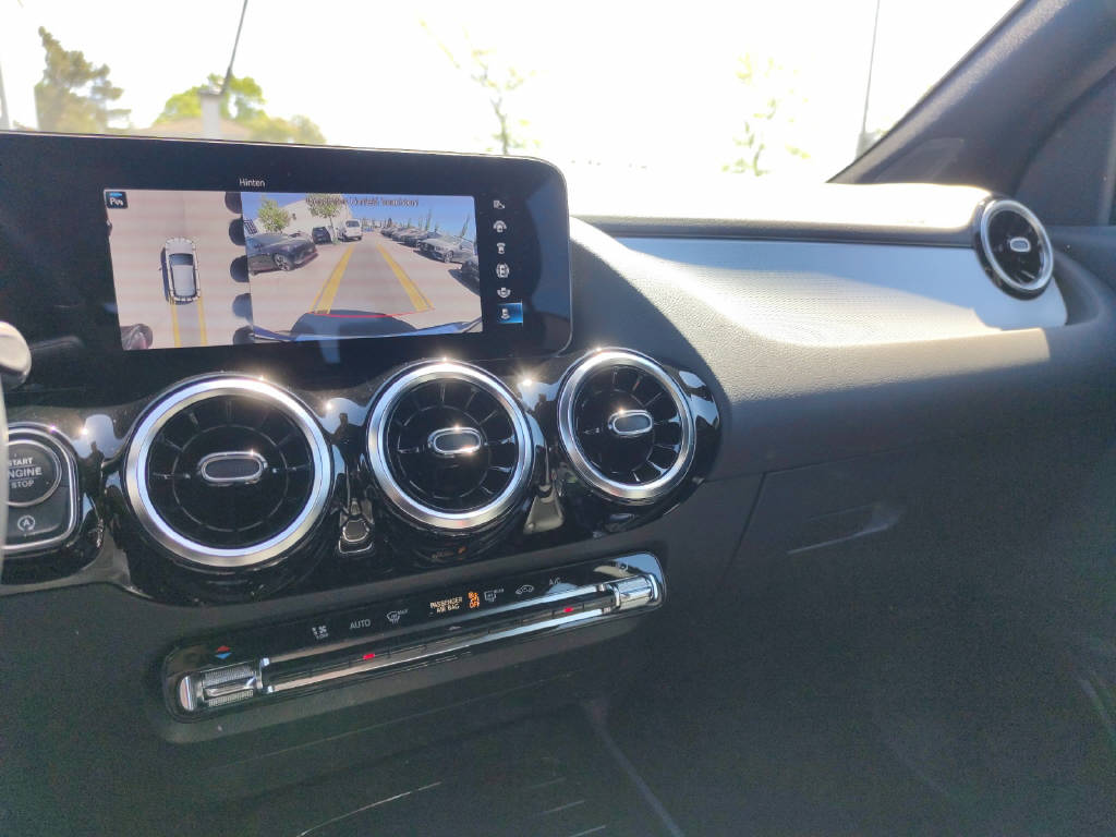 MERCEDES-BENZ GLA 200 Style 4Matic-image-5
