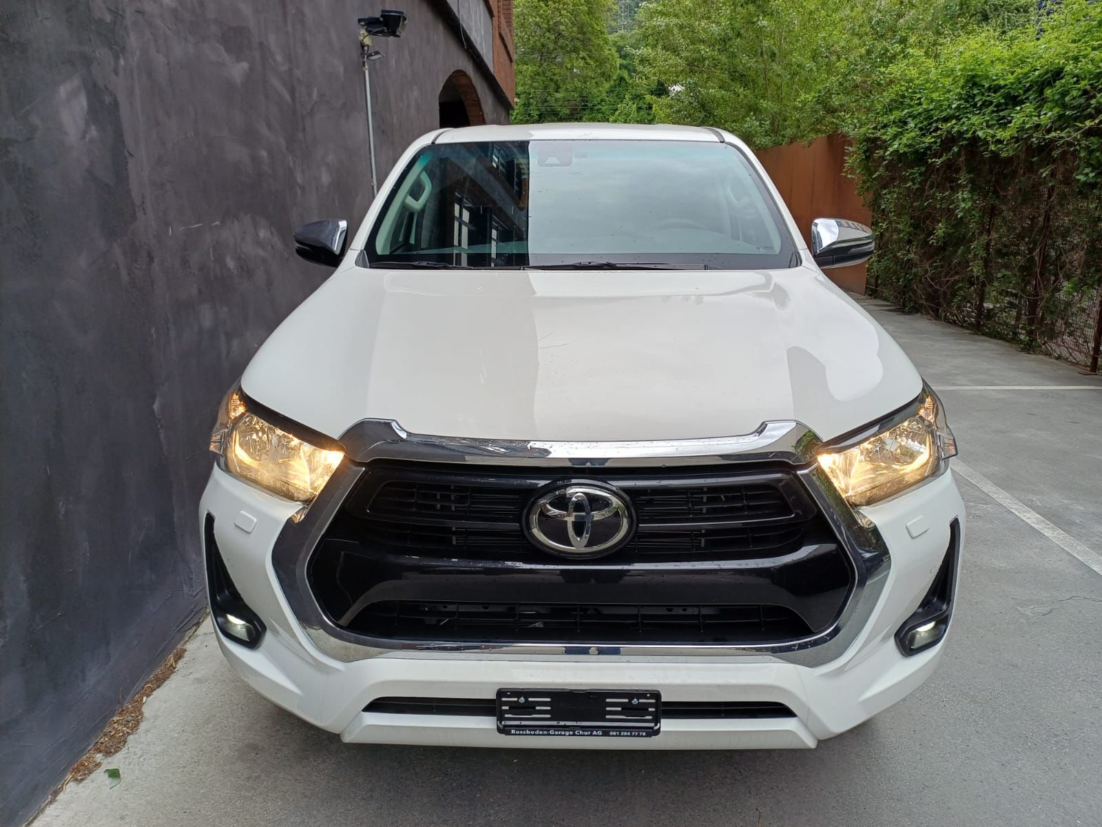 TOYOTA Hilux 2.8d MHEV Style Double Cab 4x4-image-2