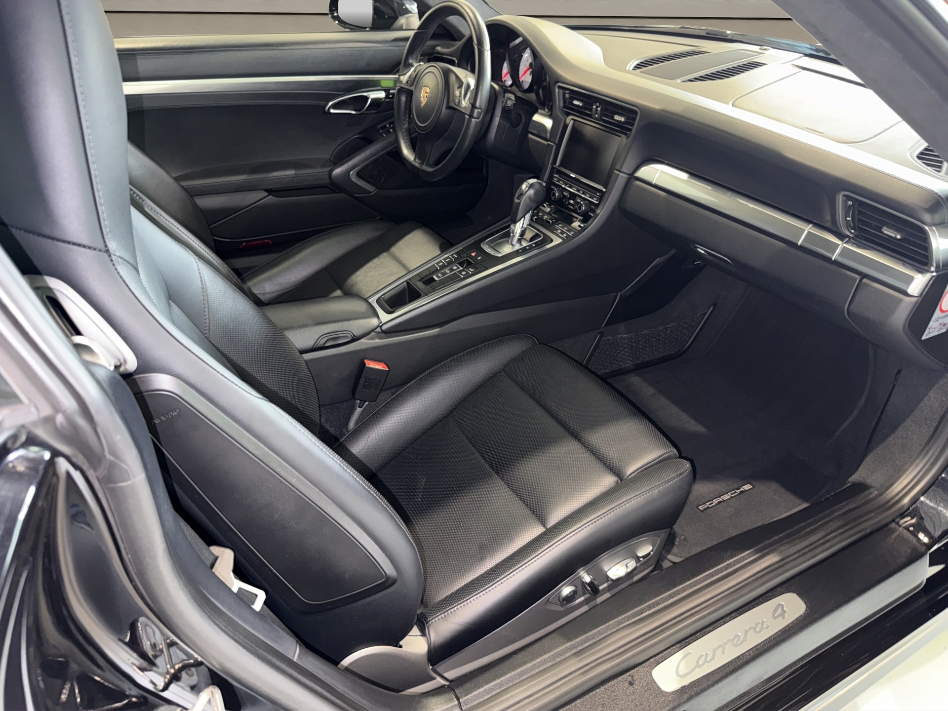 PORSCHE 911 Carrera 4 (991.1)-image-25