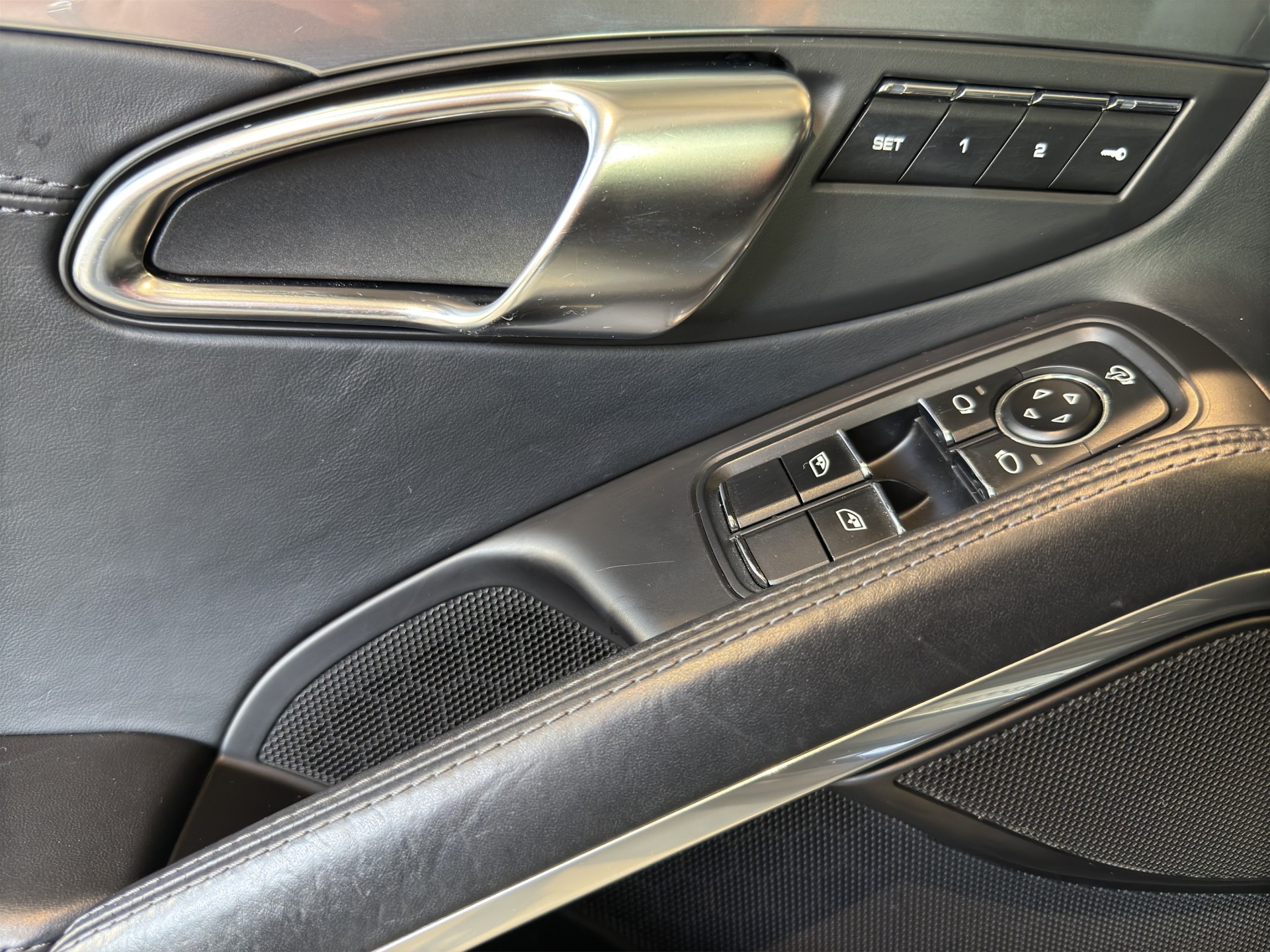 PORSCHE 911 Carrera 4 (991.1)-image-13