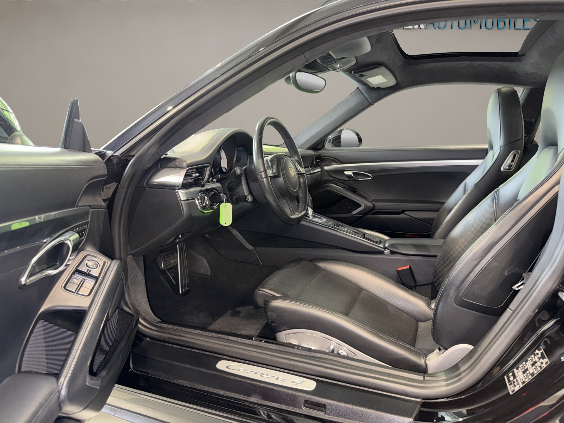 PORSCHE 911 Carrera 4 (991.1)-image-11