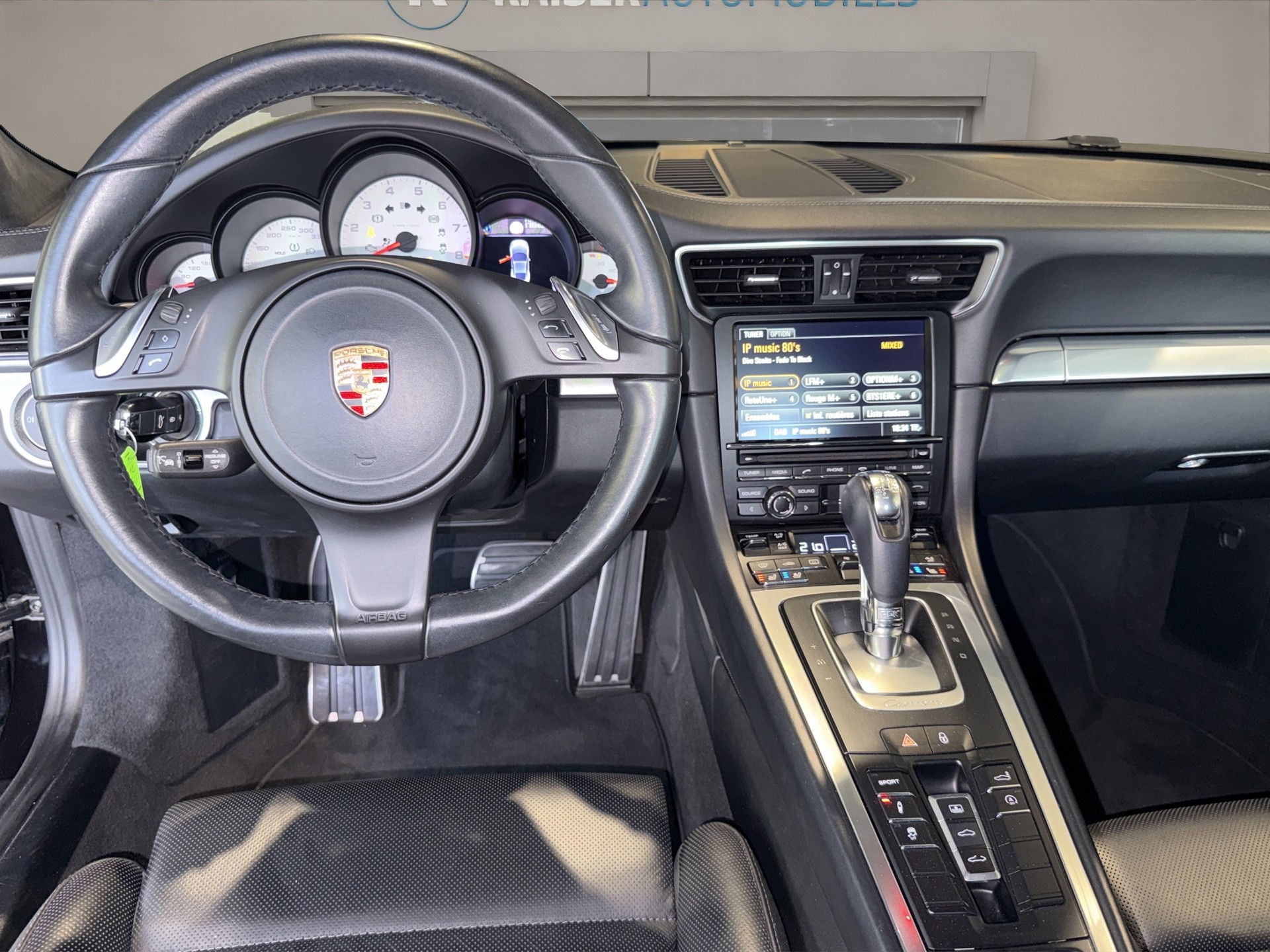 PORSCHE 911 Carrera 4 (991.1)-image-15