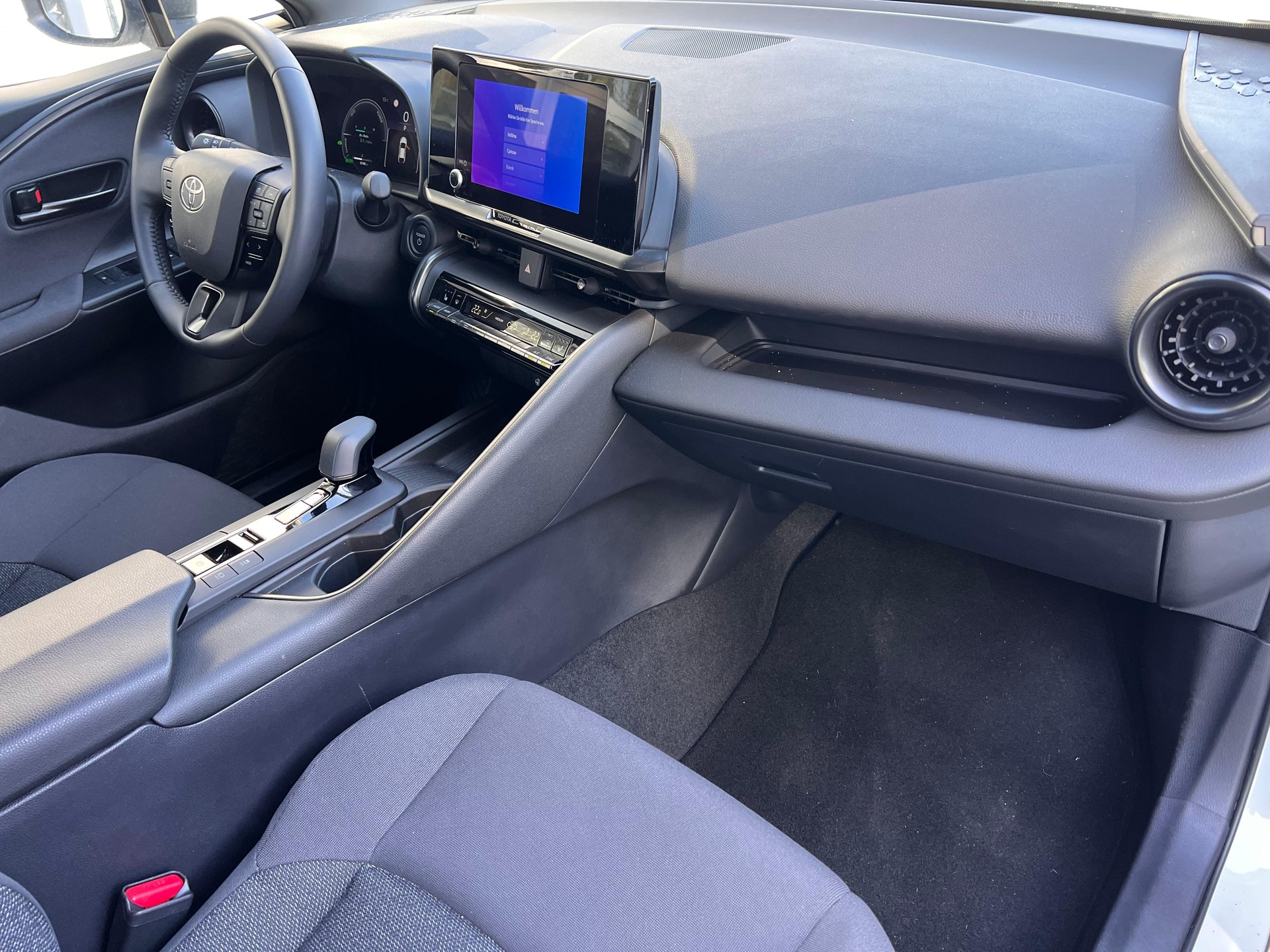 TOYOTA C-HR 1.8 HEV Comfort-image-12