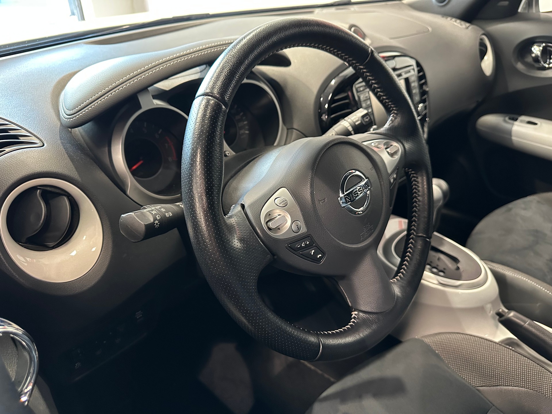 NISSAN Juke 1.6 DIG-T N-Connecta 4x4 Xtronic M-CVT-image-23