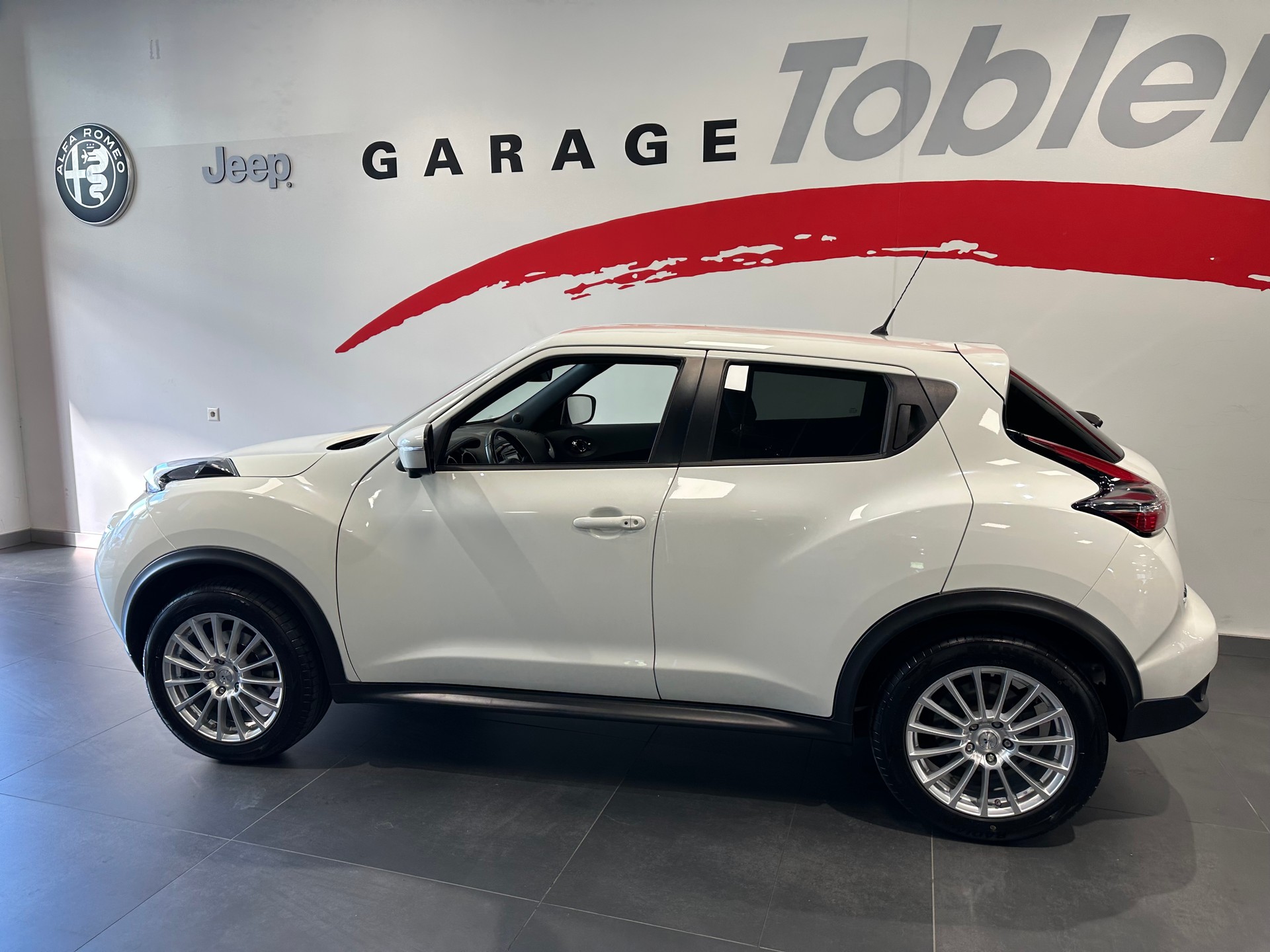 NISSAN Juke 1.6 DIG-T N-Connecta 4x4 Xtronic M-CVT-image-9