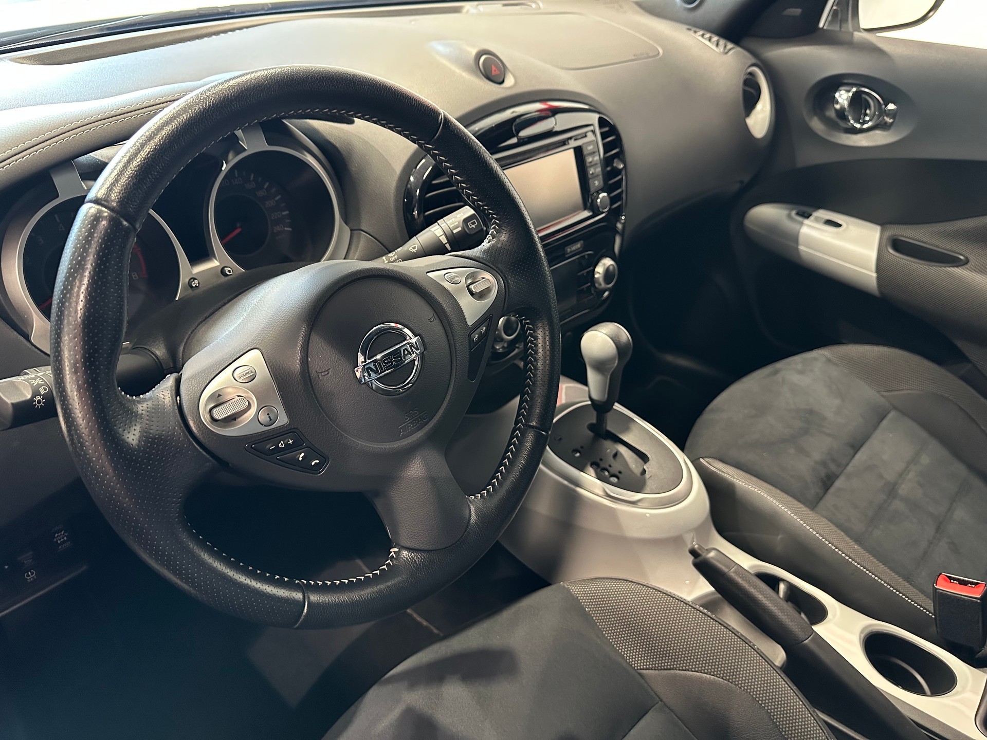 NISSAN Juke 1.6 DIG-T N-Connecta 4x4 Xtronic M-CVT-image-24