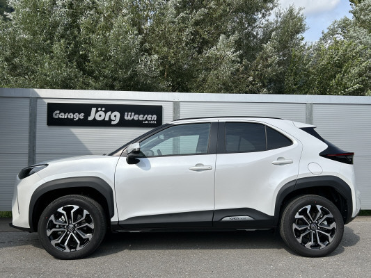 TOYOTA Yaris Cross 1.5 Trend AWD-image-2