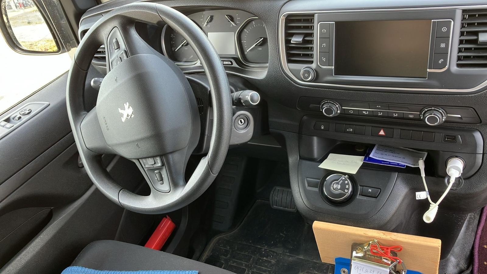 PEUGEOT Expert 2.0 BlueHDi 145 S&S Standard EAT8-image-2