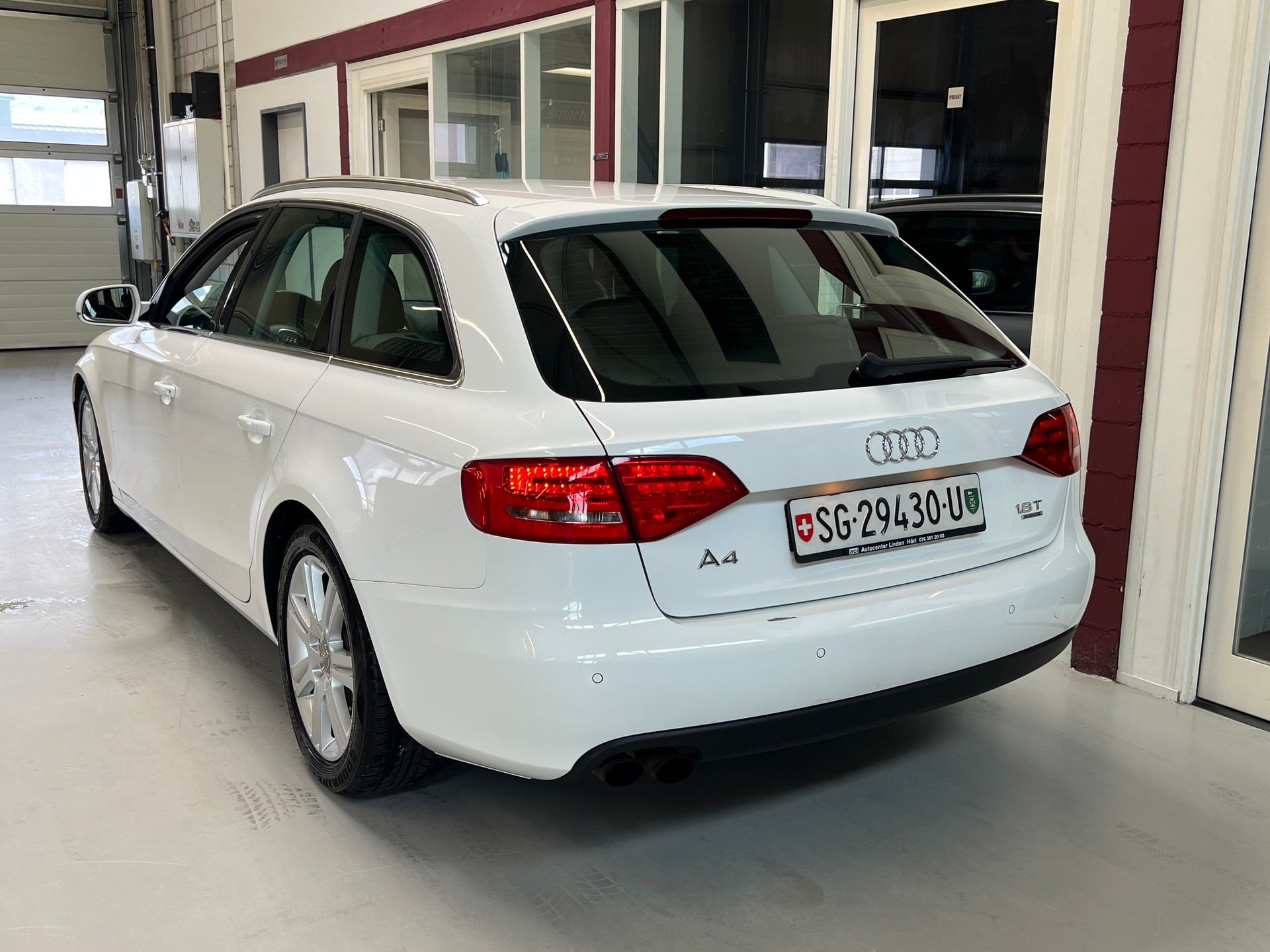 AUDI A4 Avant 1.8 TFSI quattro-image-5