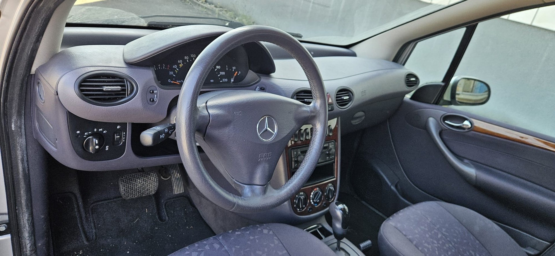 MERCEDES-BENZ A 160 Elégance-image-4