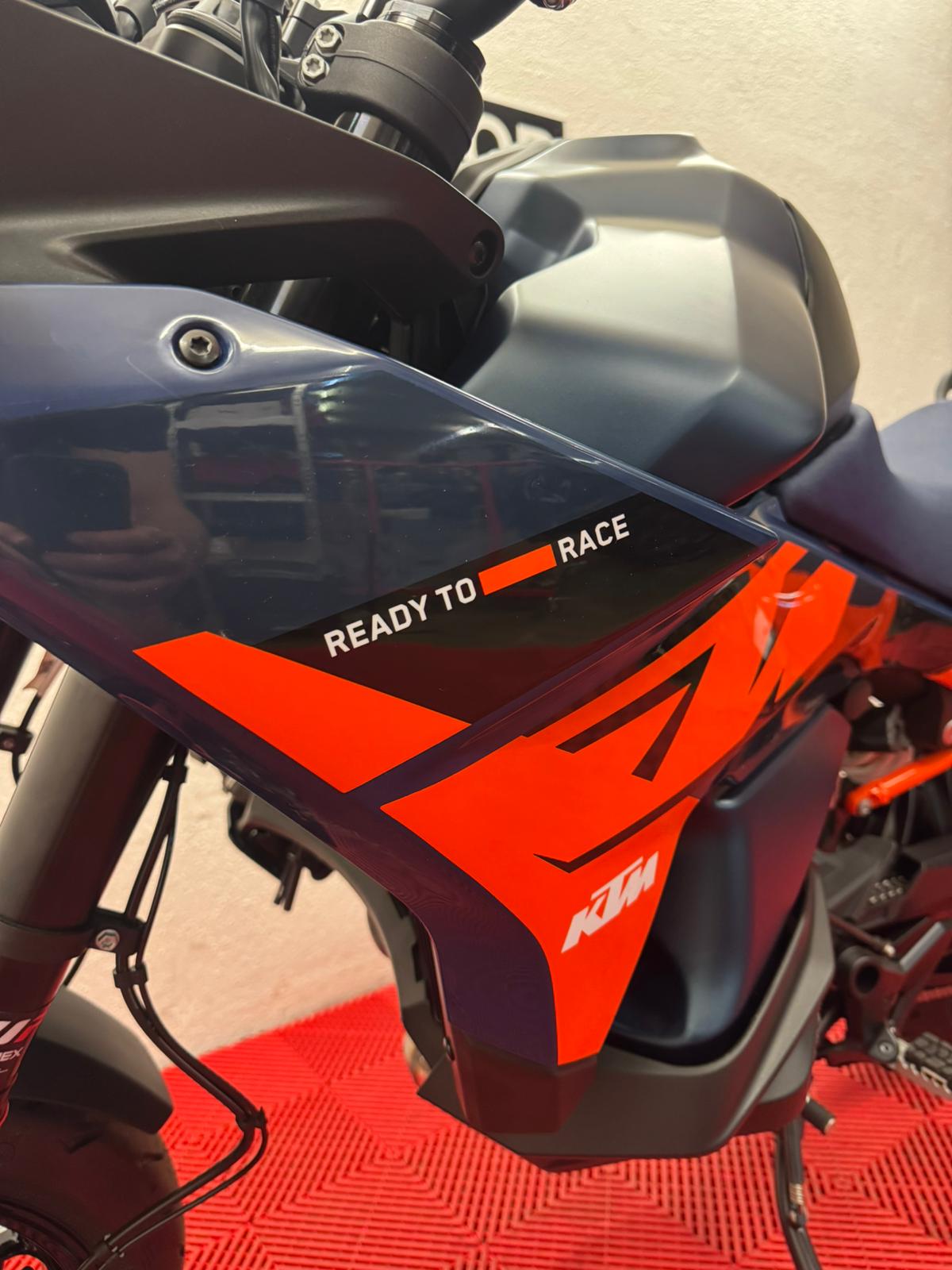 KTM 890 SMT-image-9