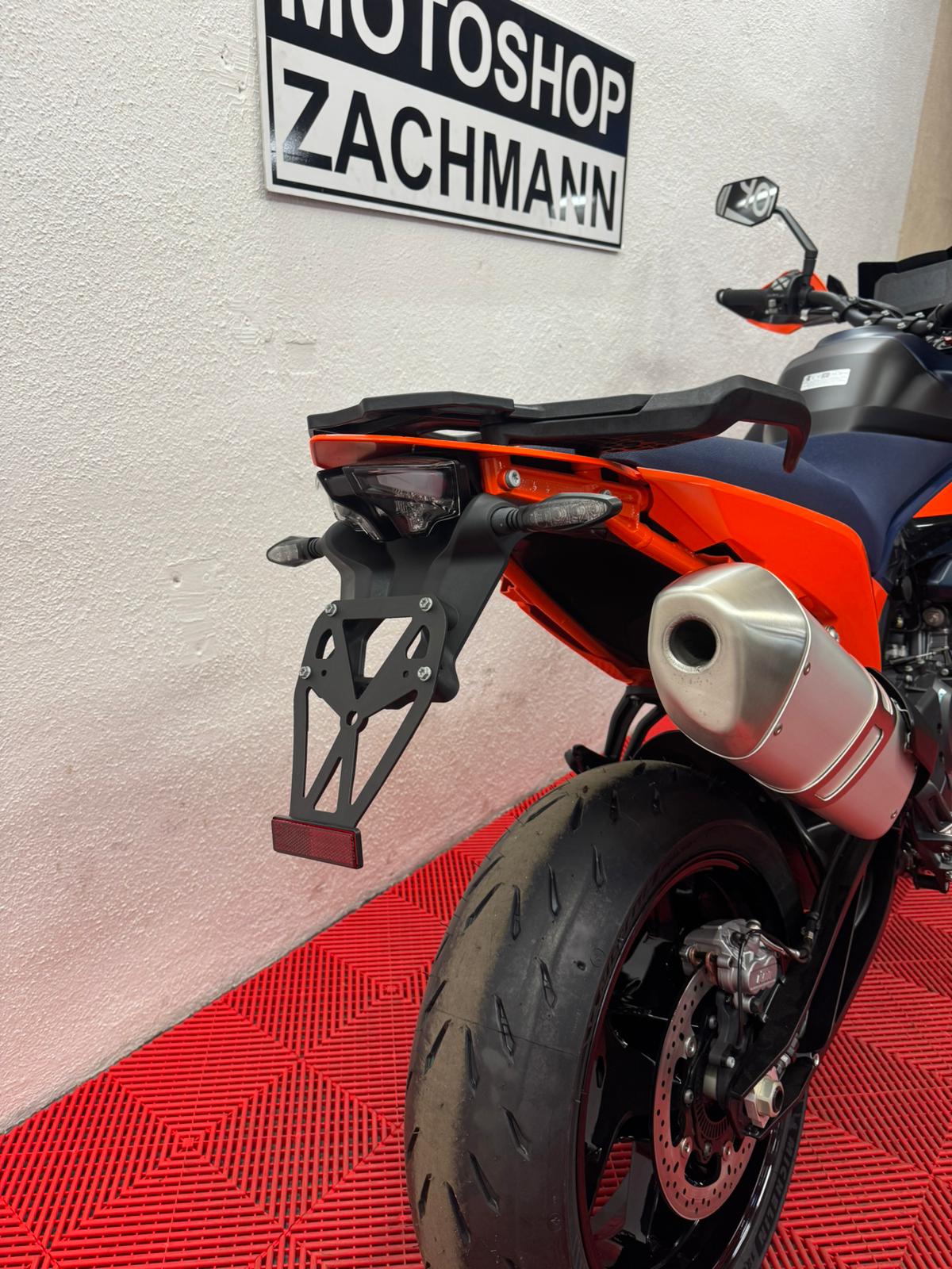 KTM 890 SMT-image-6