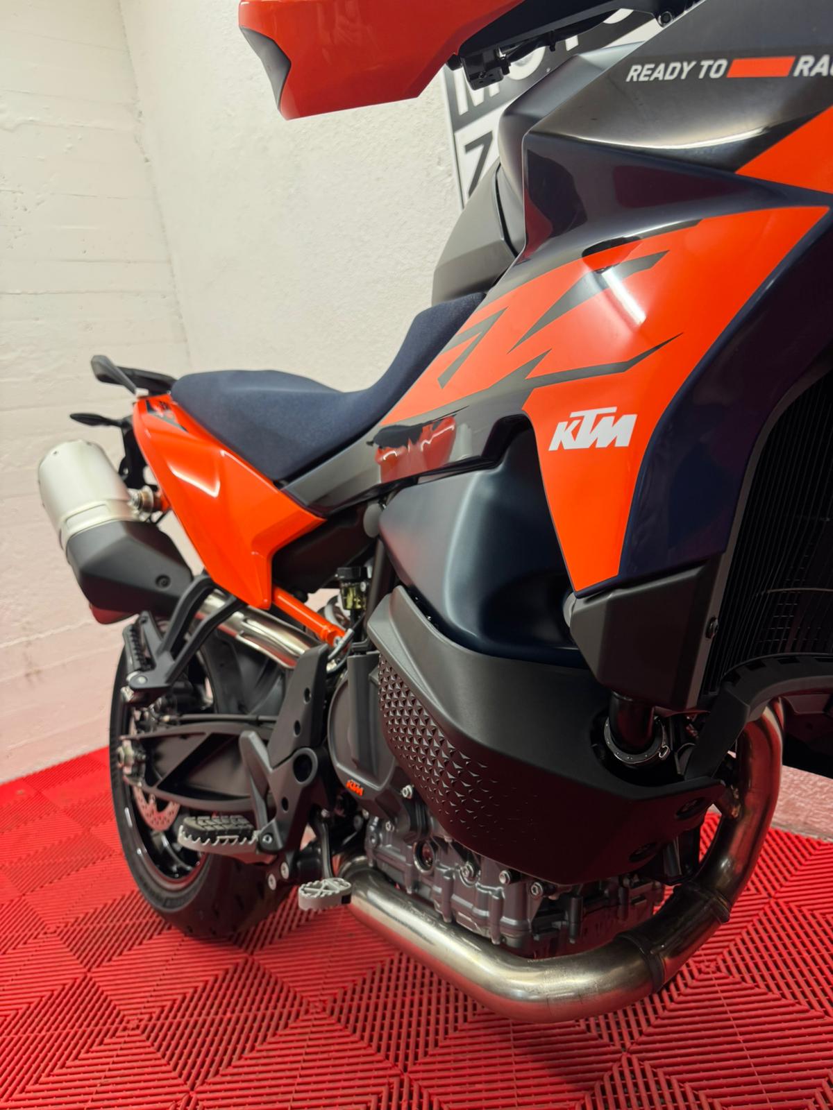 KTM 890 SMT-image-4