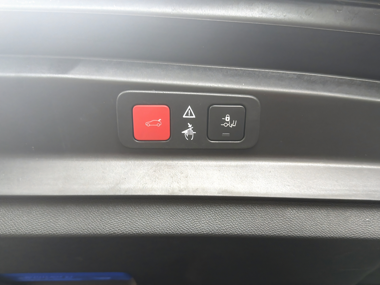 PEUGEOT 5008 1.6 PureTech GT Pack-image-19