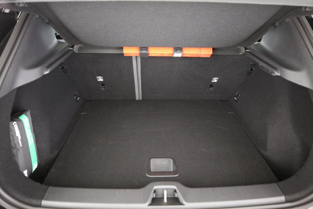 VOLVO EX30 E60 Twin Ultra Performance AWD-image-11