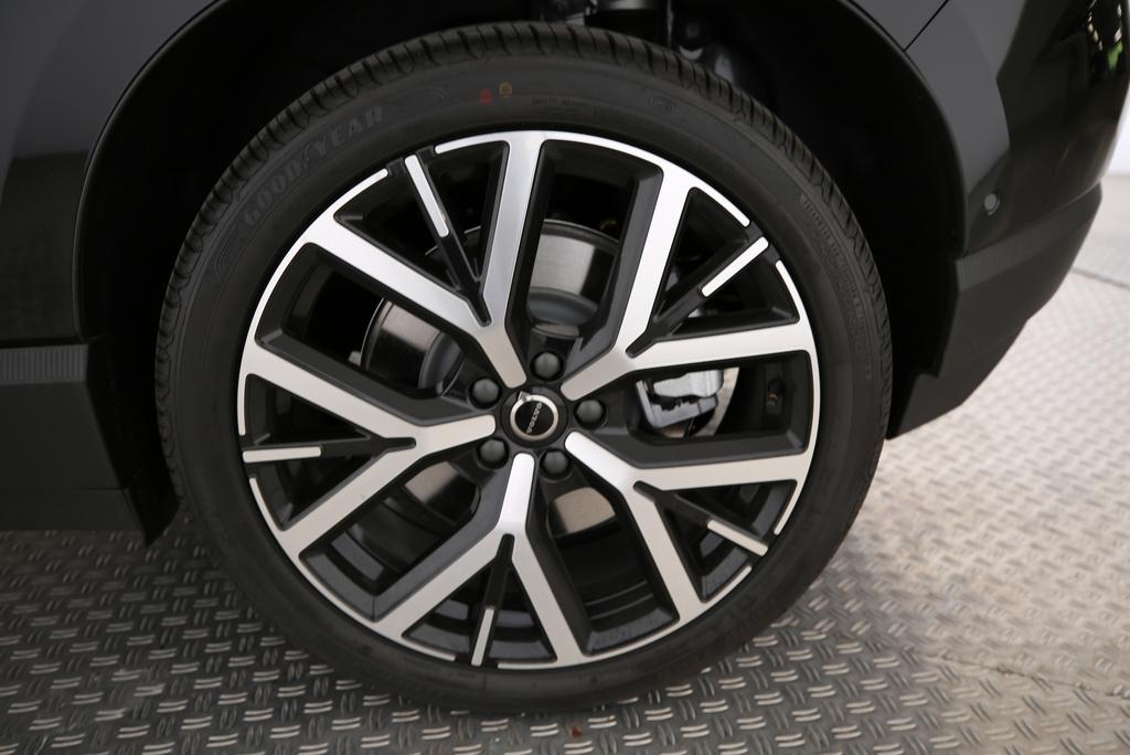 VOLVO EX30 E60 Twin Ultra Performance AWD-image-9