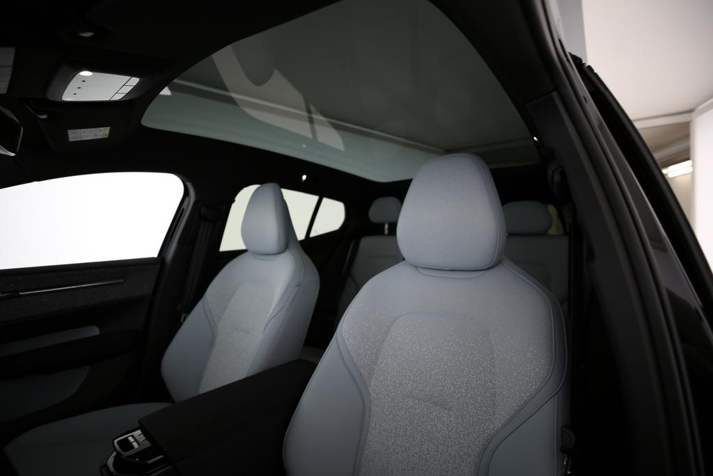 VOLVO EX30 E60 Twin Ultra Performance AWD-image-8