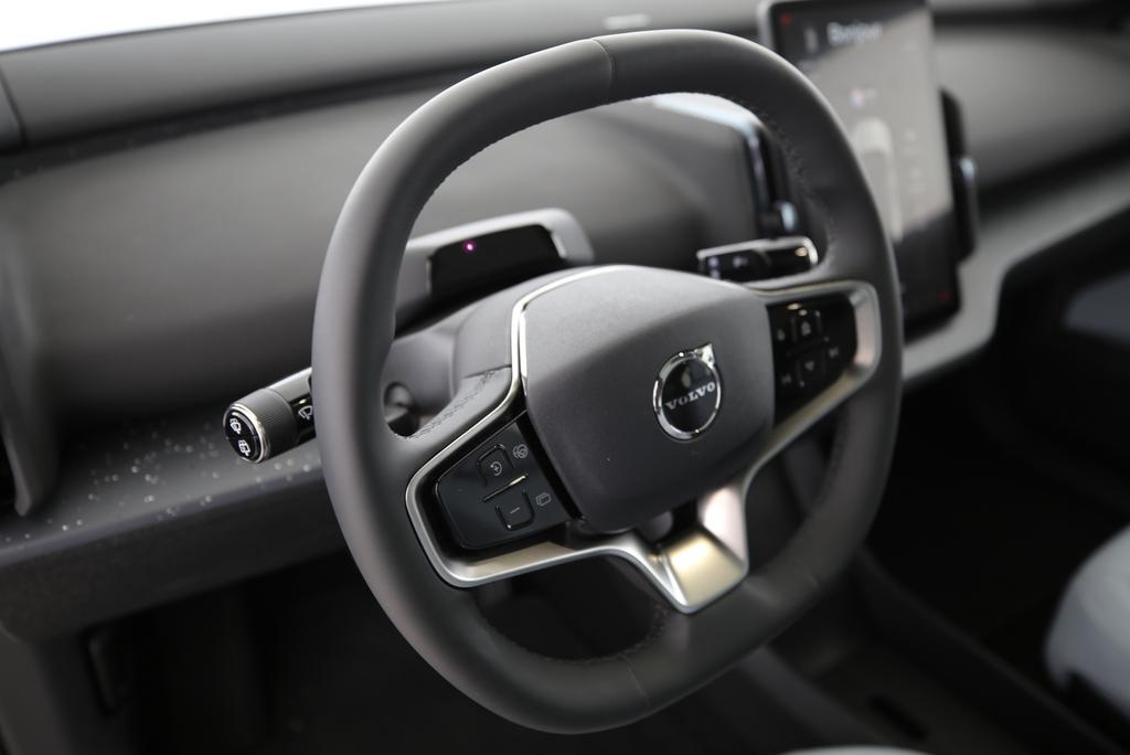 VOLVO EX30 E60 Twin Ultra Performance AWD-image-6