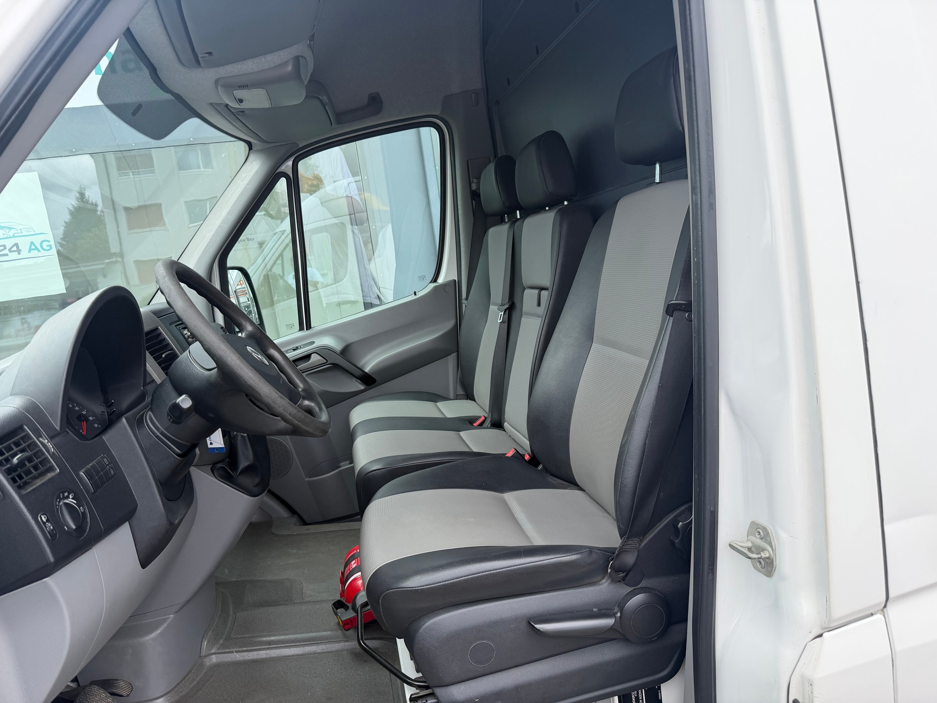 VW Crafter 35 2.0 TDI CR-image-12