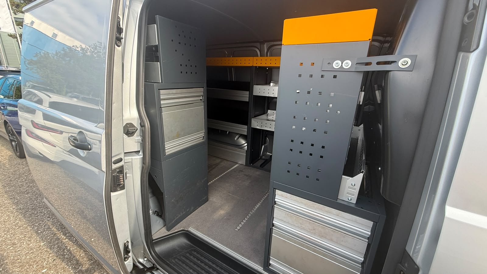 VW T6.1 2.0 TDI EINBAU-SCHRÄNKE 3200 KG!!!-image-26