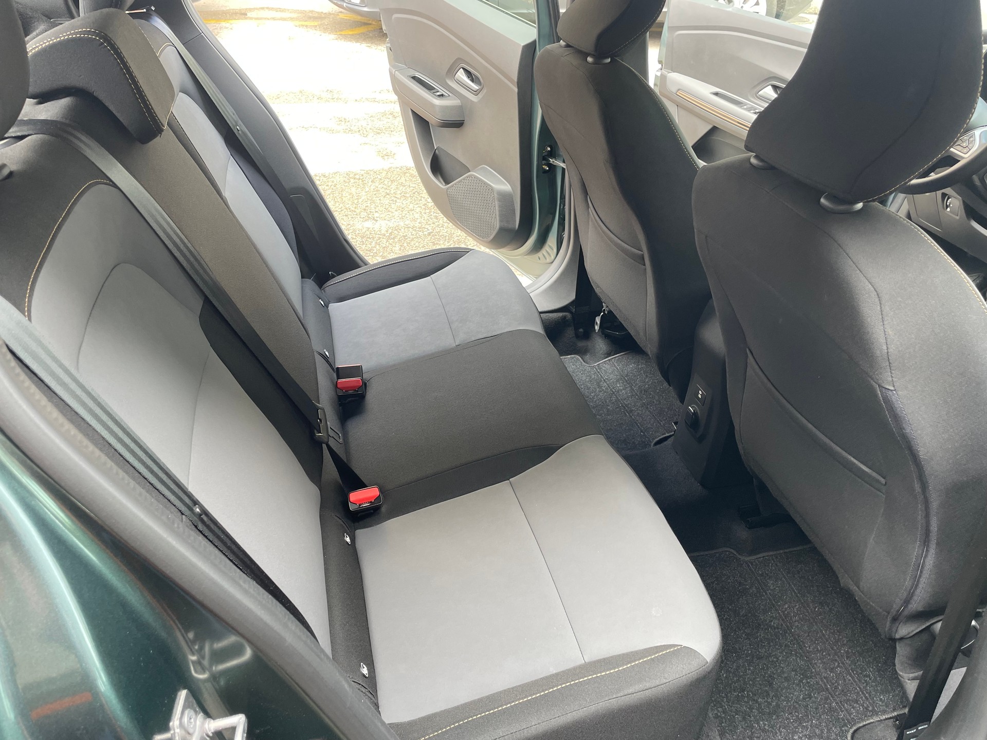 DACIA Sandero Stepway TCe 90 Extreme CVT-image-11