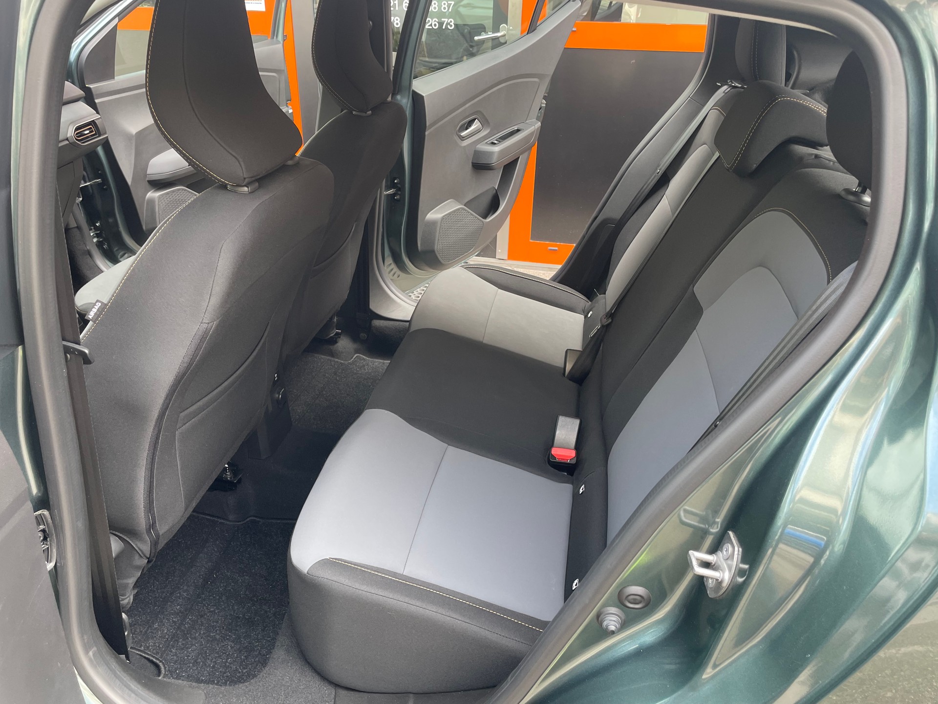 DACIA Sandero Stepway TCe 90 Extreme CVT-image-10