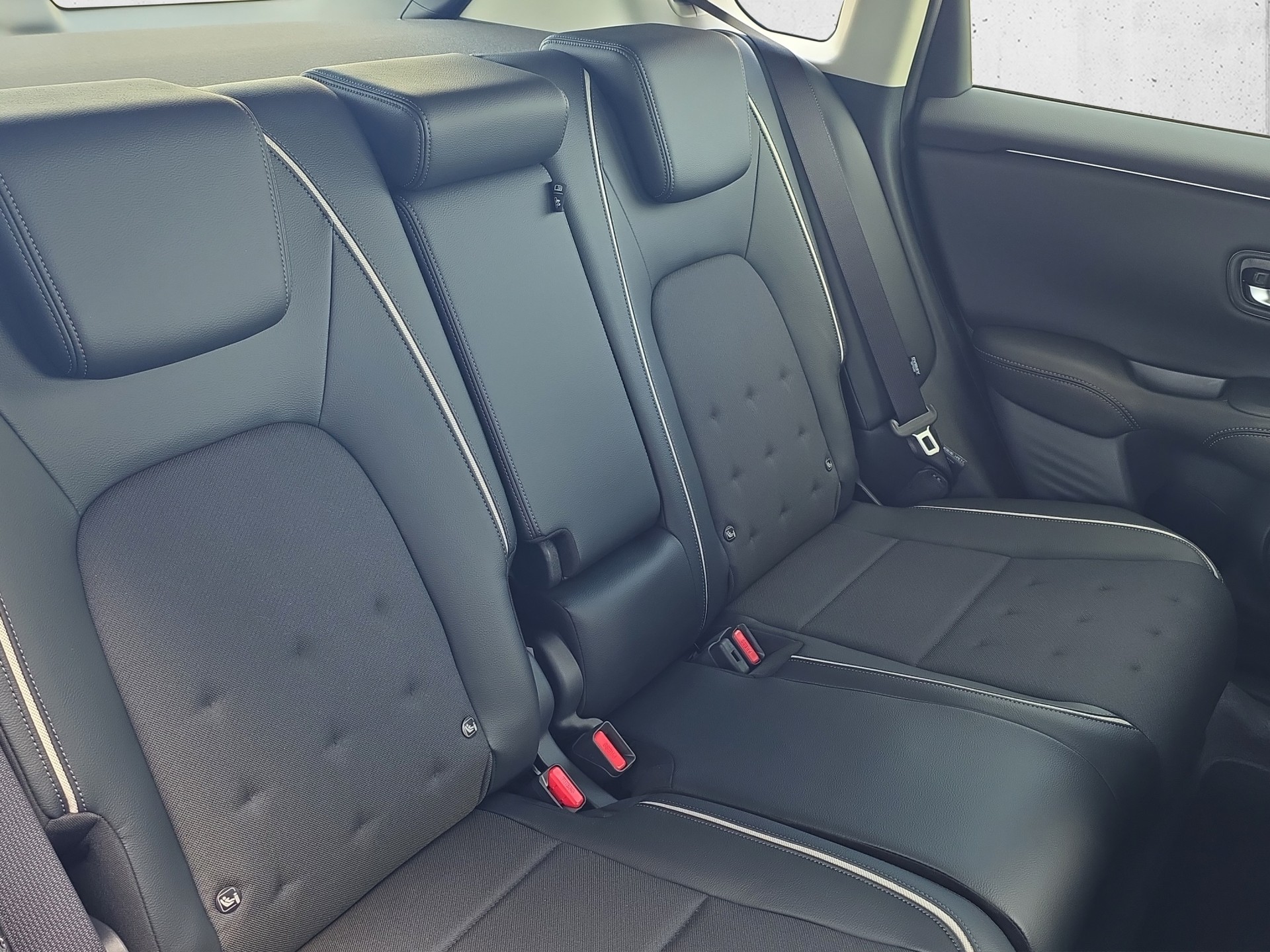 HONDA ZR-V 2.0 i-MMD Sport-image-16