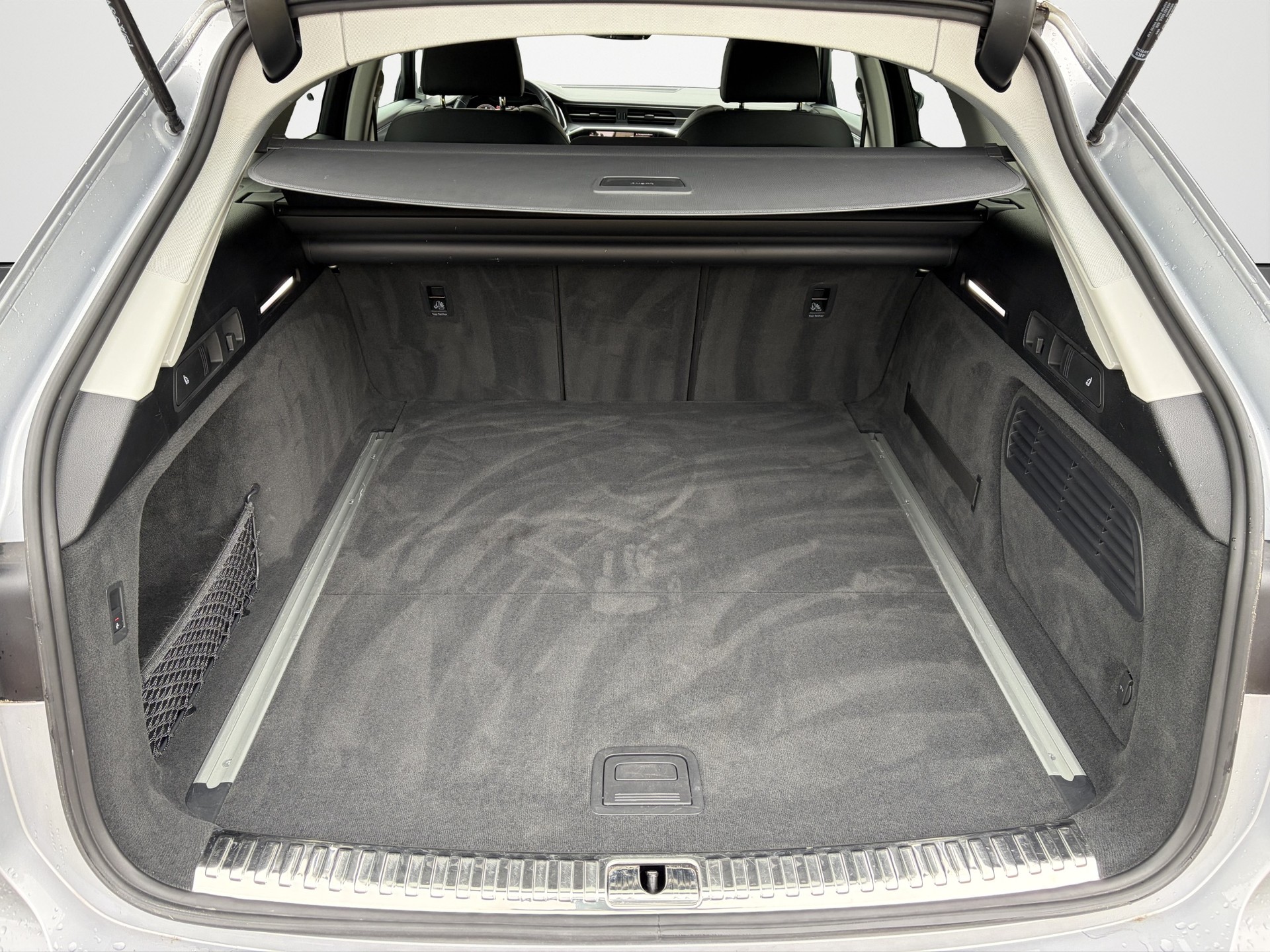 AUDI A6 Avant 45 TFSI Sport S-tronic quattro-image-15