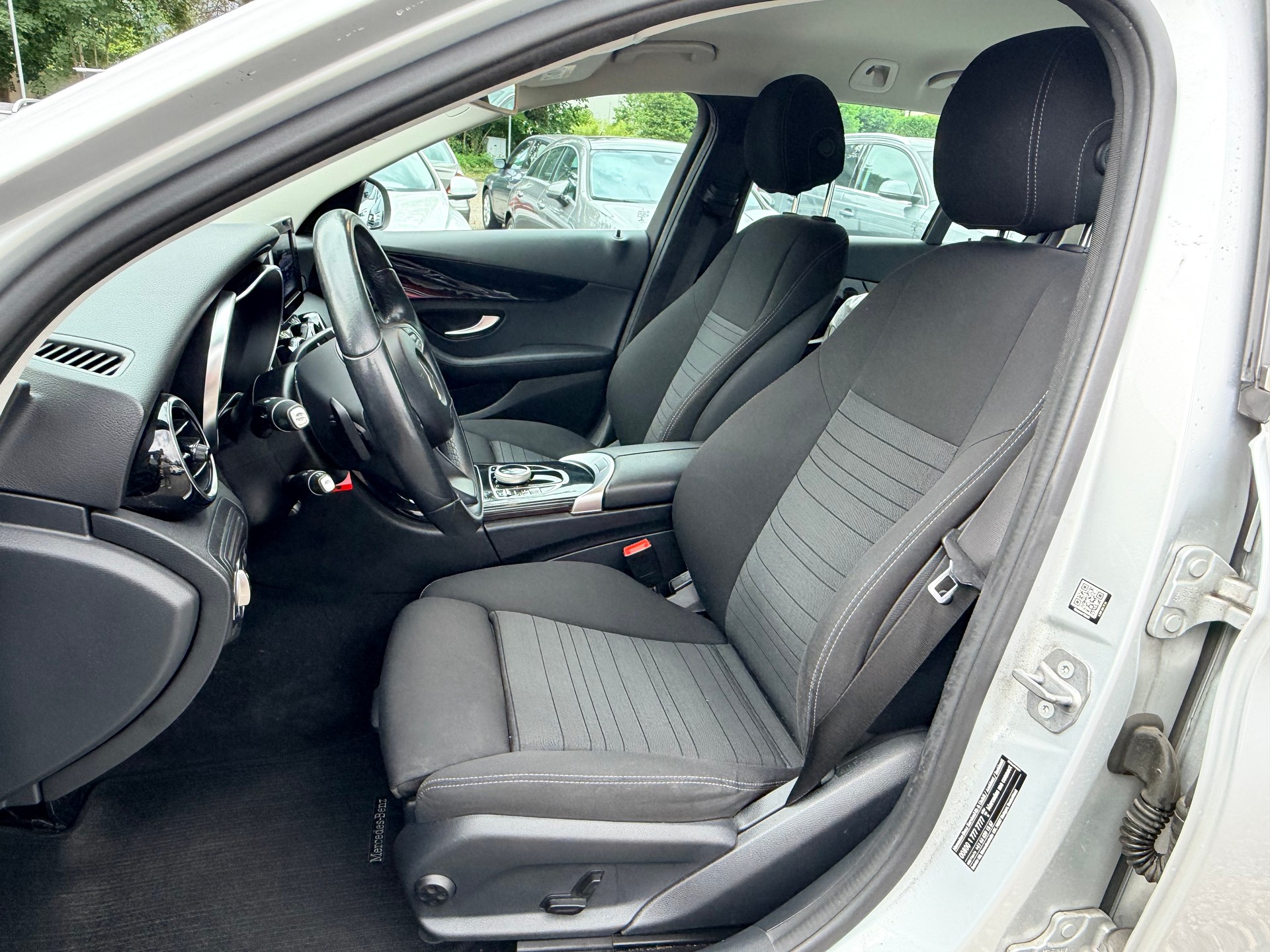MERCEDES-BENZ C 250 d Swiss Star Avantgarde 4Matic 9G-Tronic-image-13