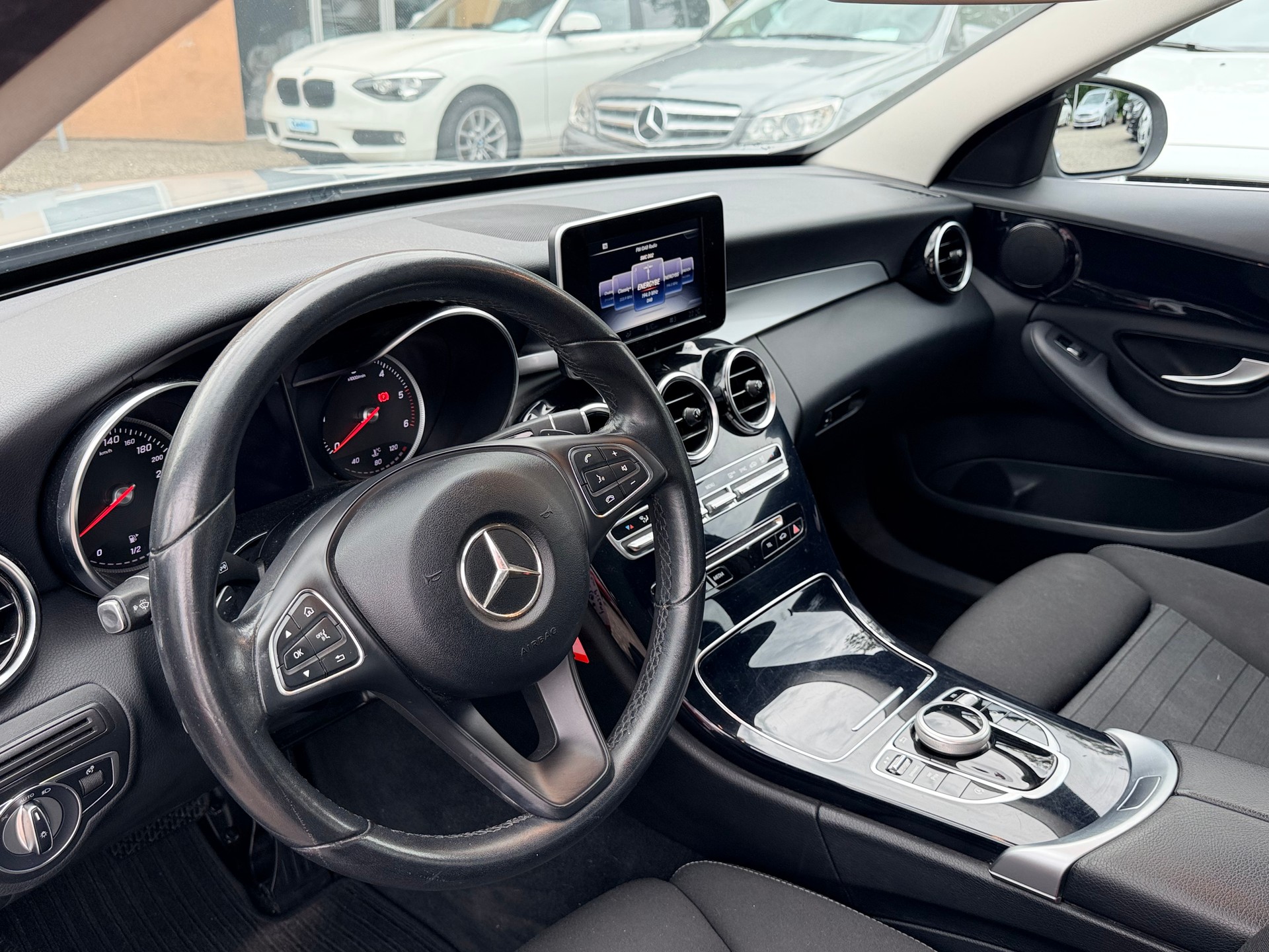 MERCEDES-BENZ C 250 d Swiss Star Avantgarde 4Matic 9G-Tronic-image-11