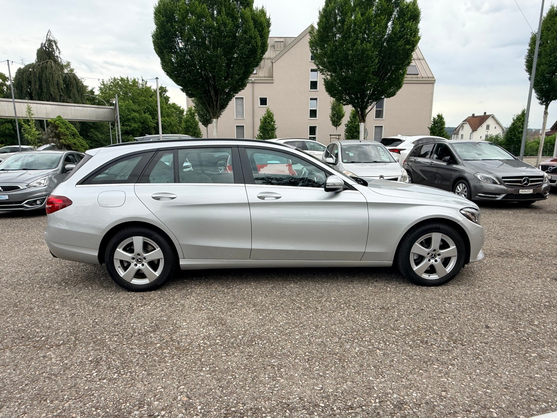 MERCEDES-BENZ C 250 d Swiss Star Avantgarde 4Matic 9G-Tronic-image-12