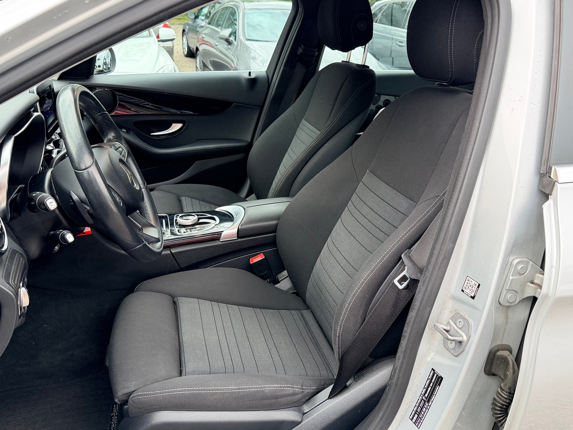 MERCEDES-BENZ C 250 d Swiss Star Avantgarde 4Matic 9G-Tronic-image-12