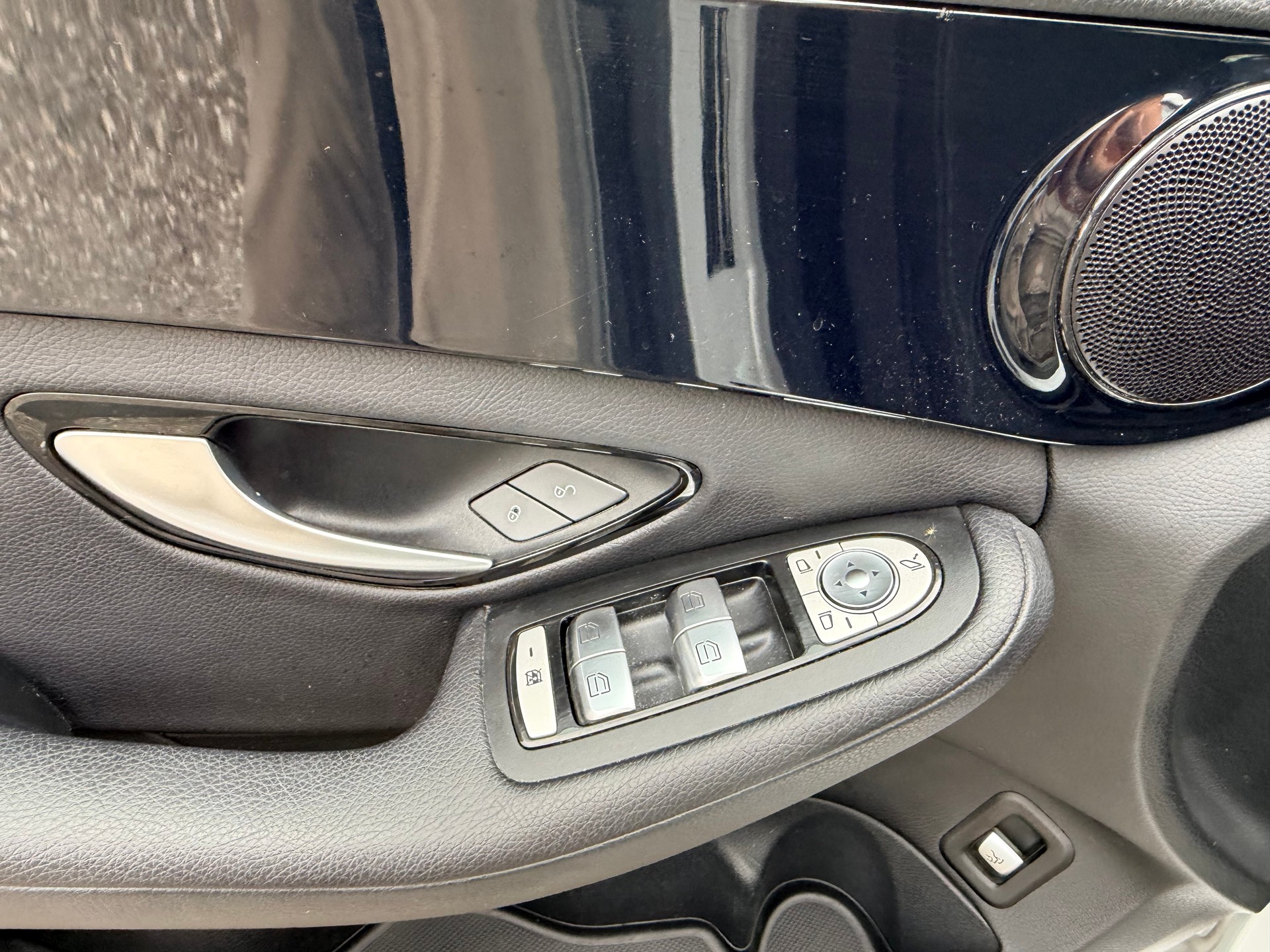 MERCEDES-BENZ C 250 d Swiss Star Avantgarde 4Matic 9G-Tronic-image-15